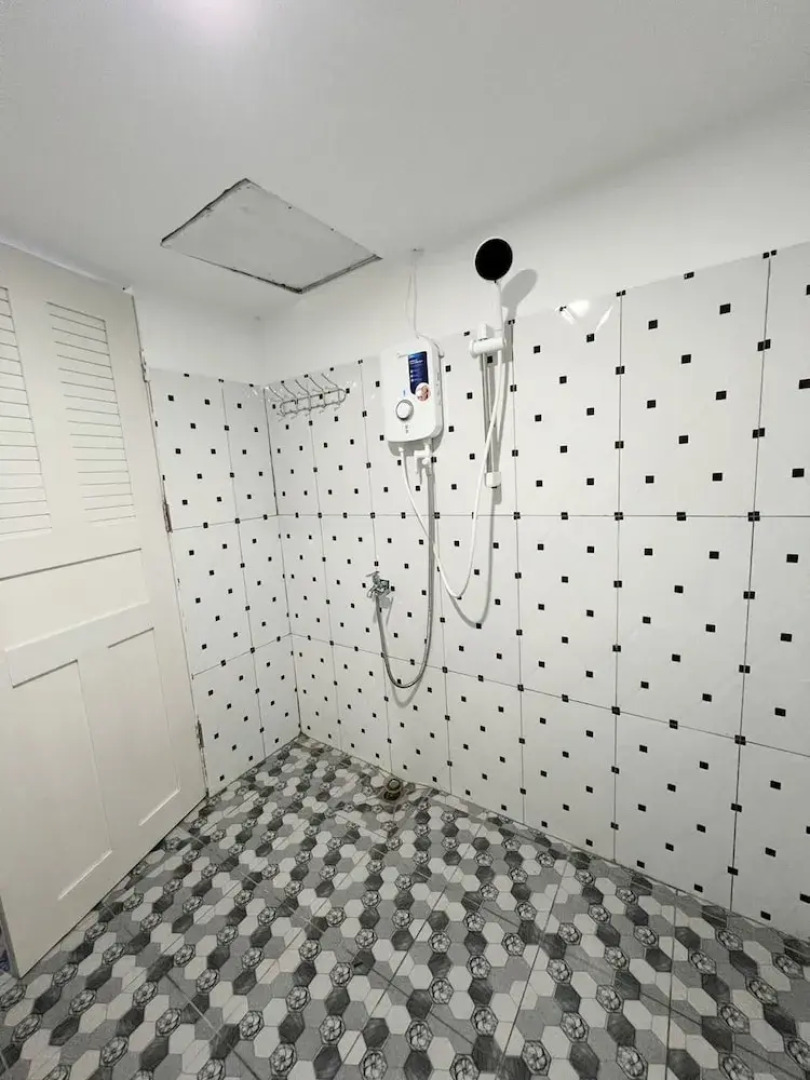 SELA Bungalow and Italian Restaurant