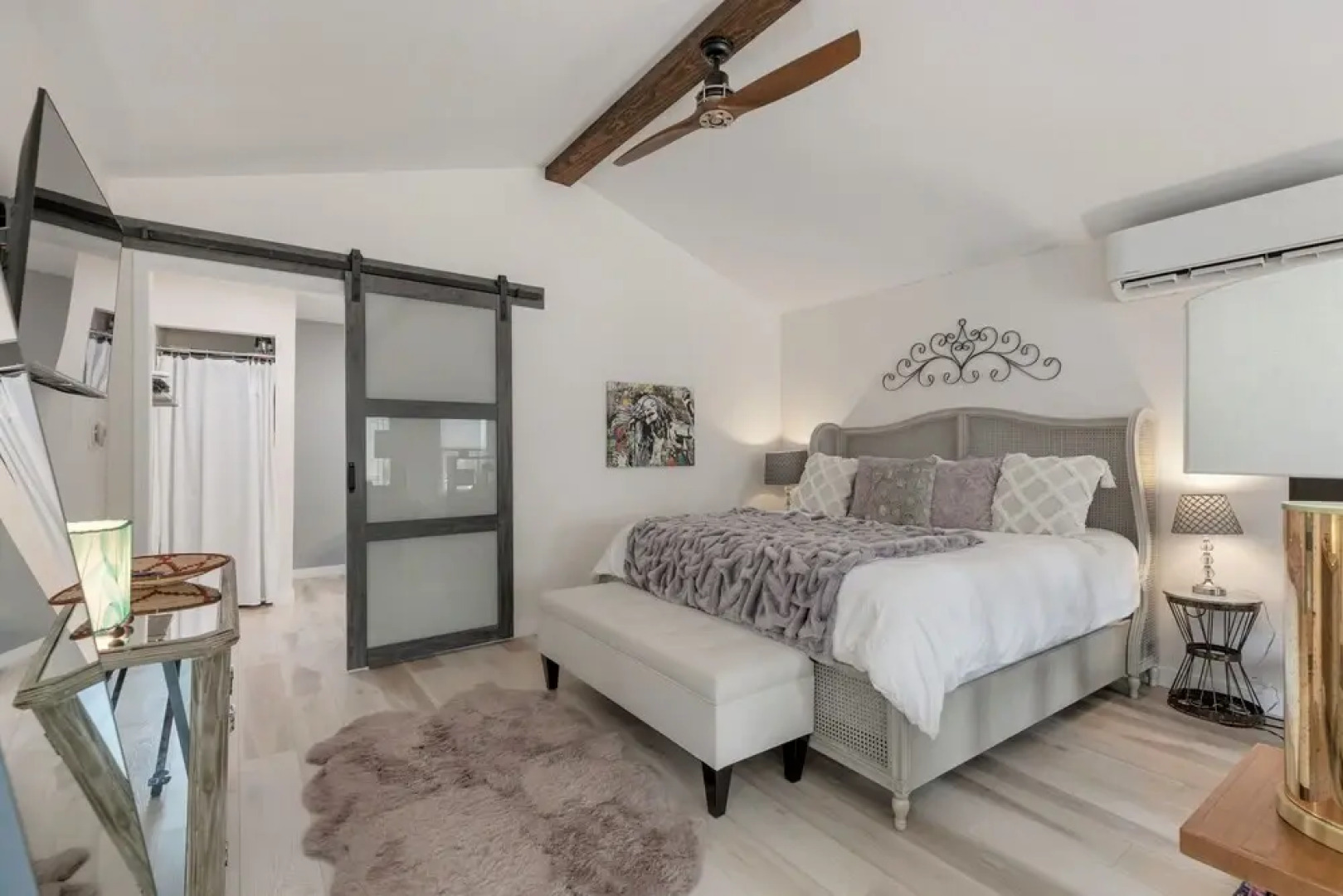 Gorgeous Luxury Bungalow W/hot Tub&fire Pit