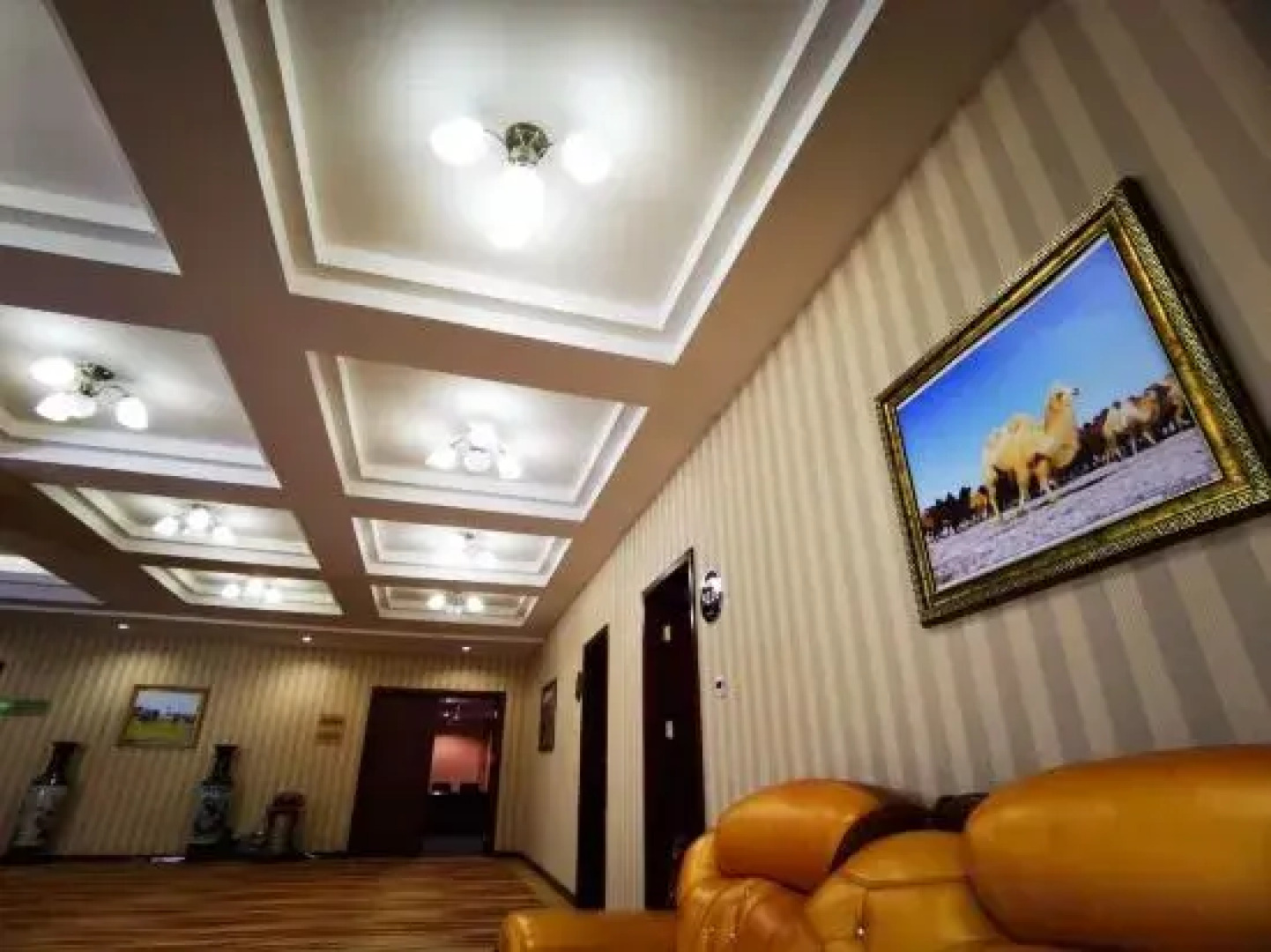 Zhenglanqi Chahar Business Hotel