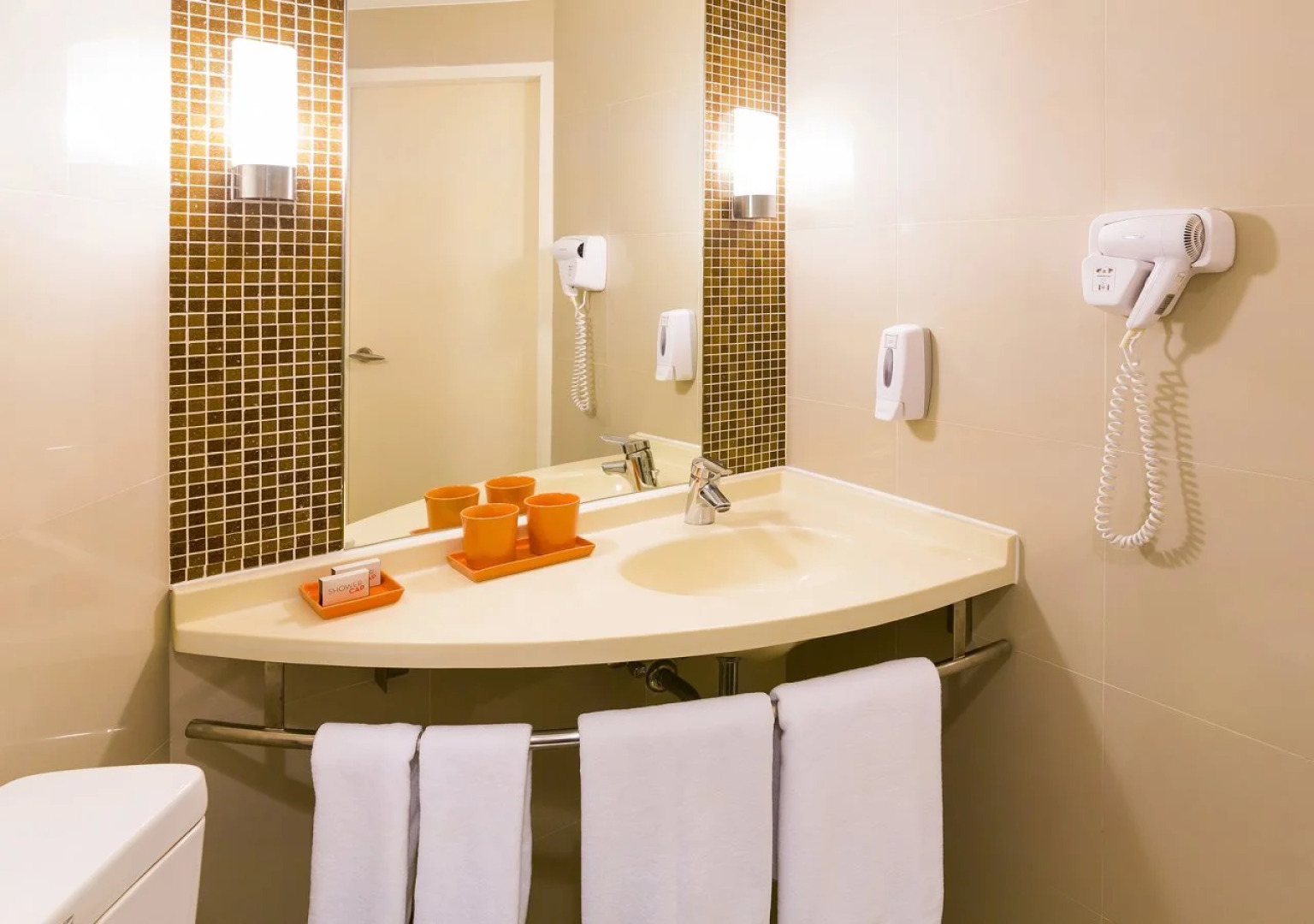 ibis Bangkok Riverside