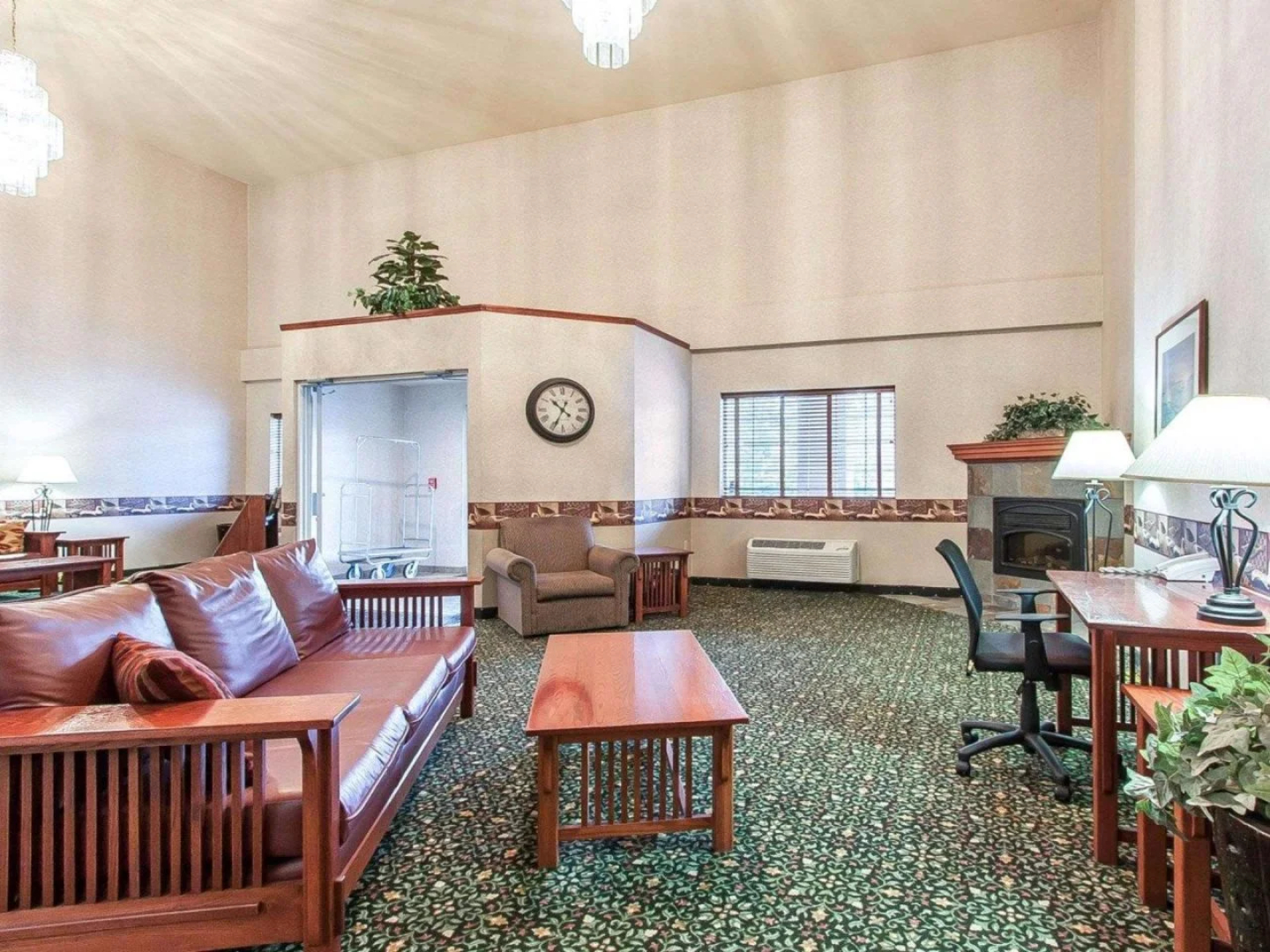 Comfort Inn & Suites Tualatin - Lake Oswego South
