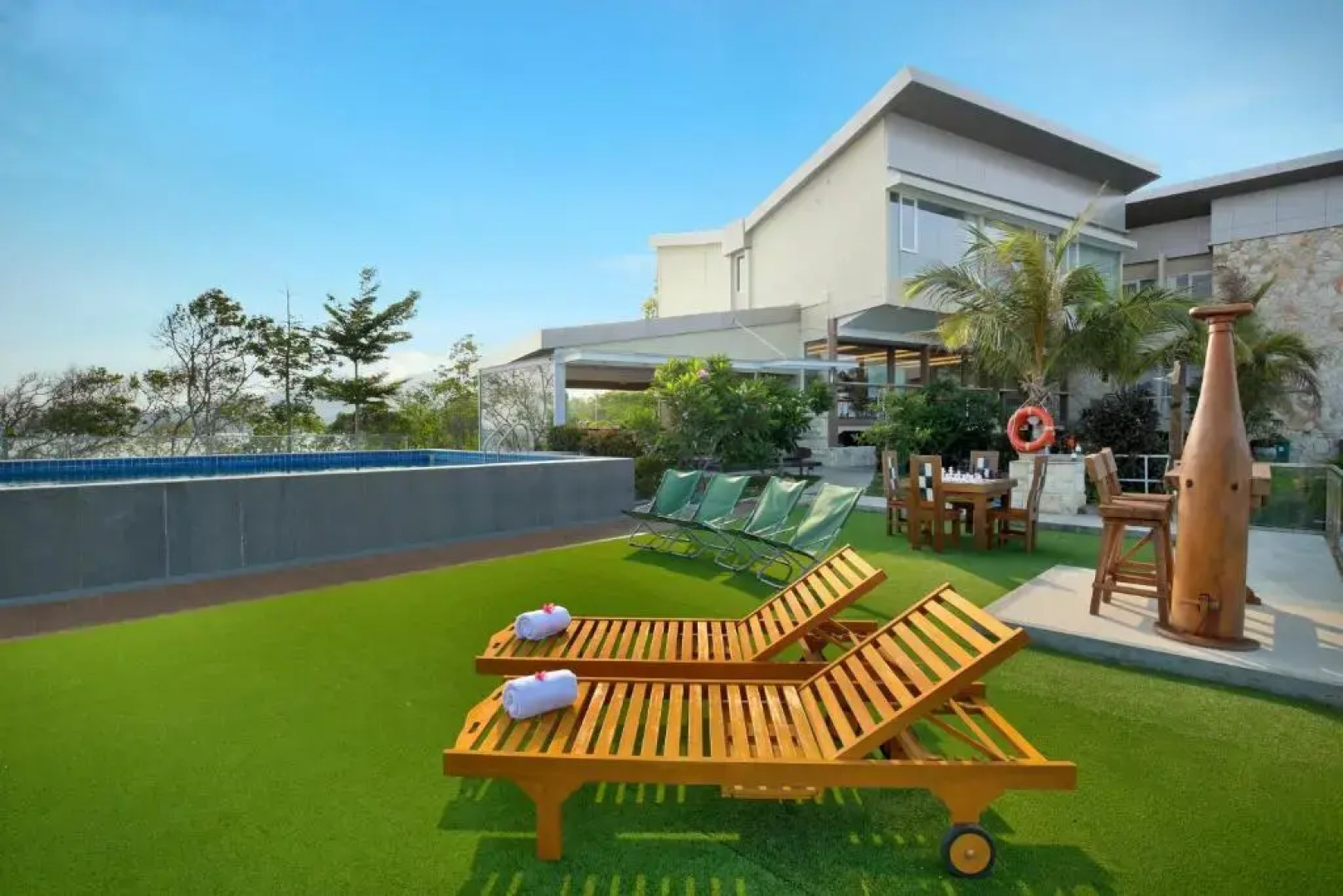 Royal Ocean View Beach Resort