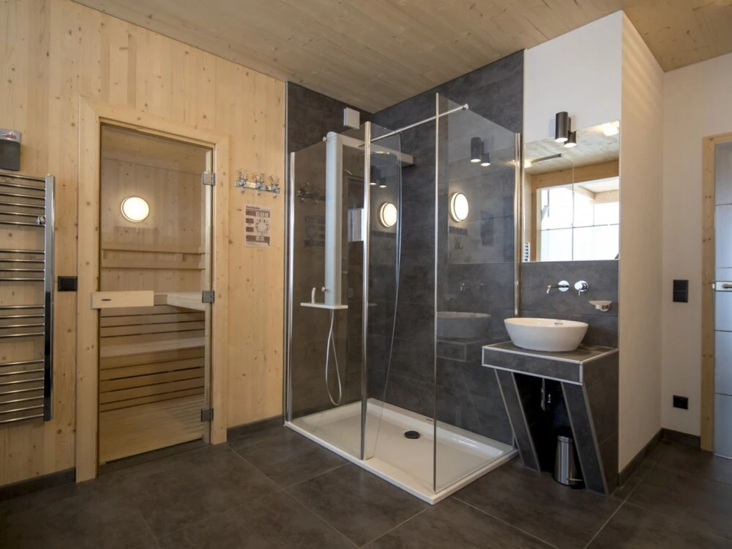 Wellness Chalet mit Au Ensprudelbad Schladming