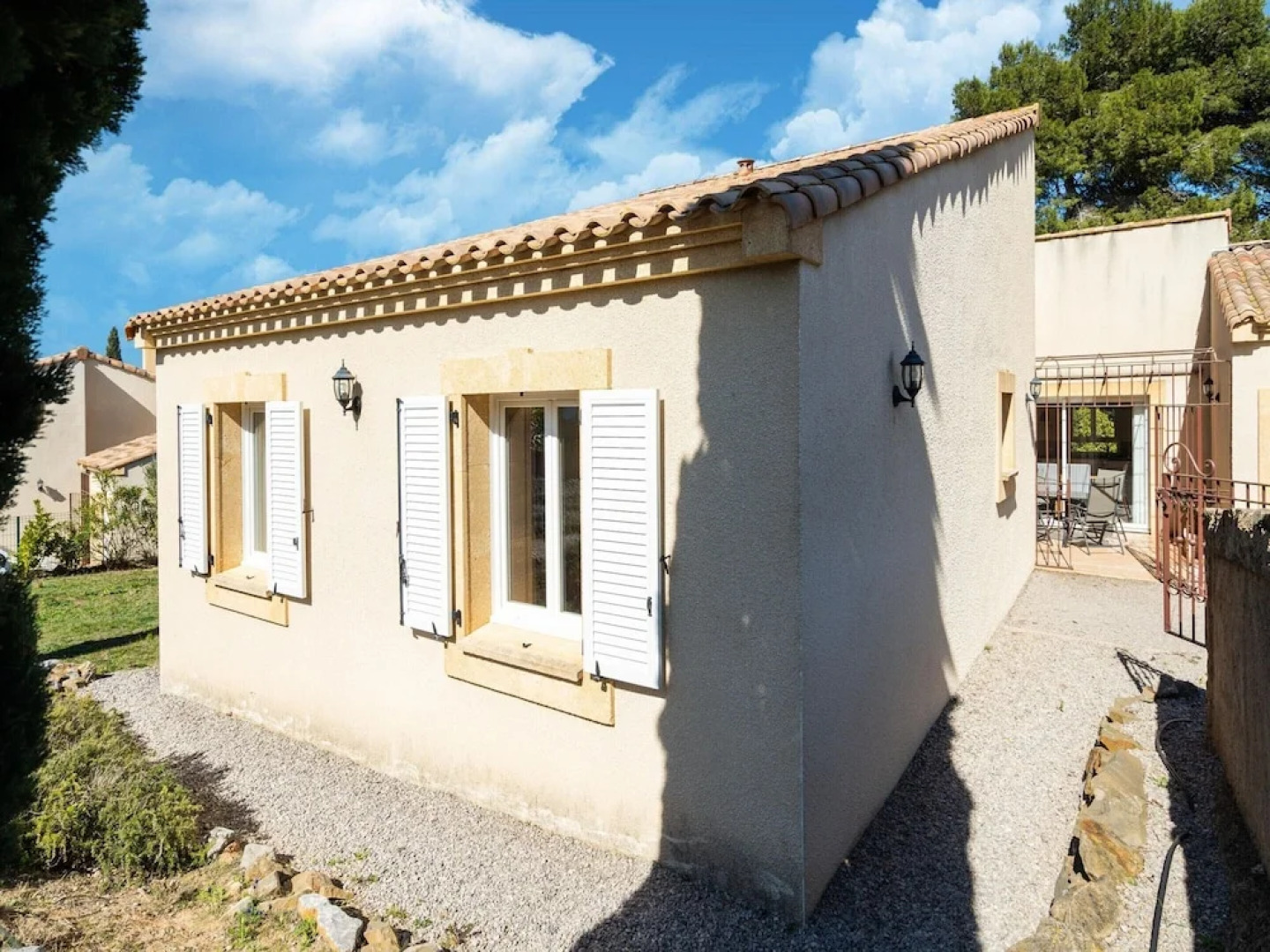 Villa in Montbrun With Pool and Mountain Views