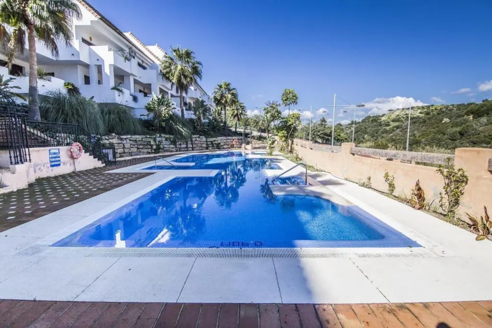 2134-Modern apt with terrace sea view