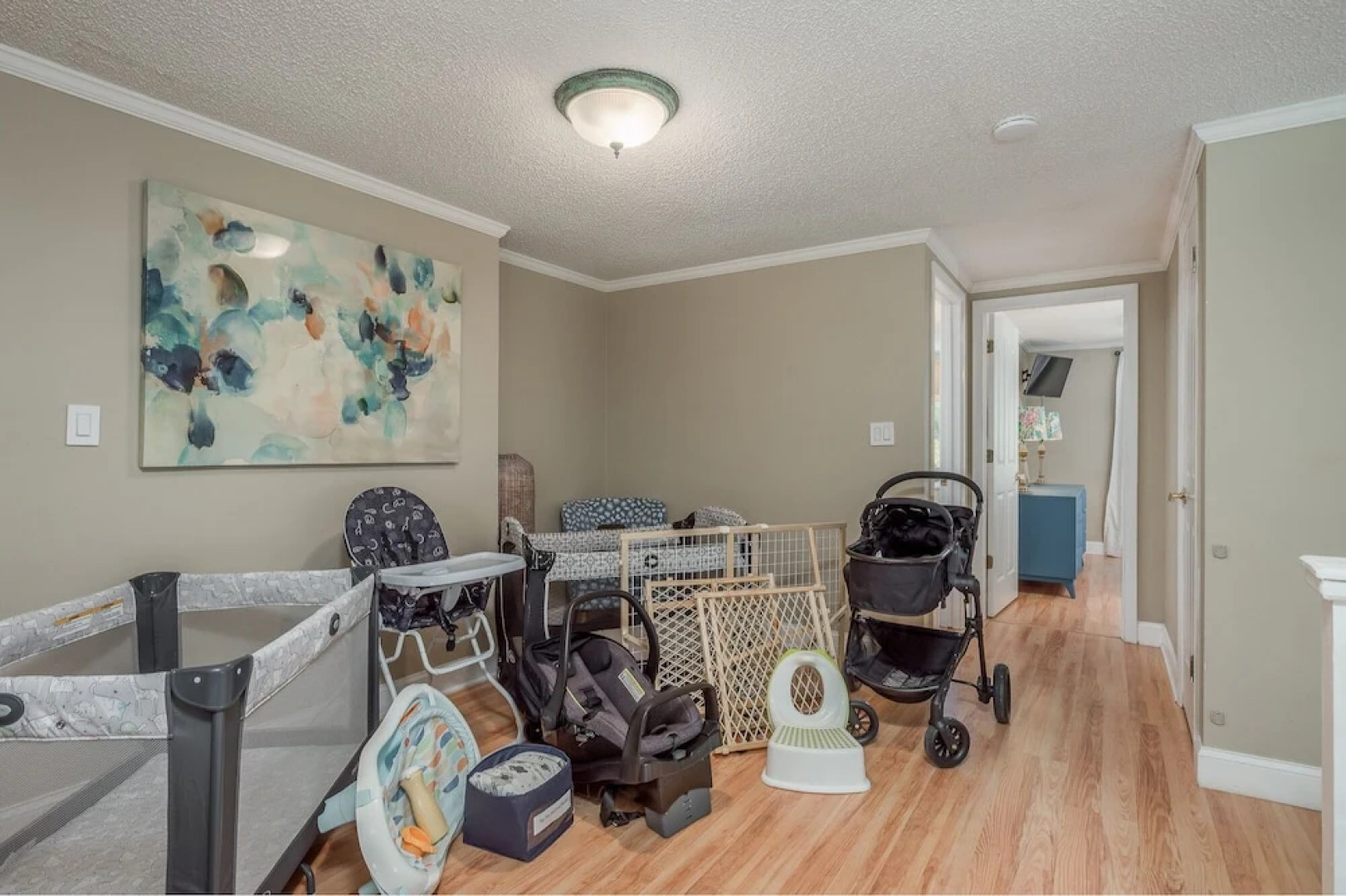 Great 6BR for All Ages/Heated Pool 5 Min to Beach by RedAwning