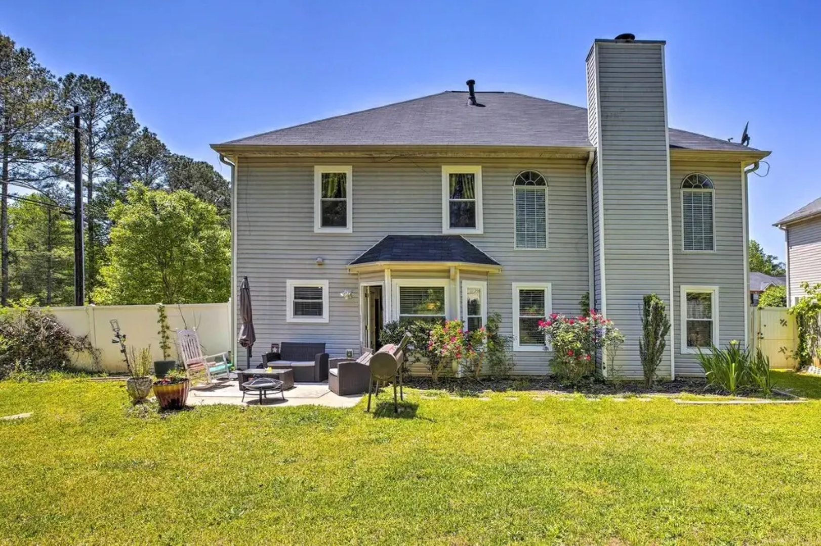 Pet-friendly Home w/ Yard ~ 15 Mi to Atlanta!