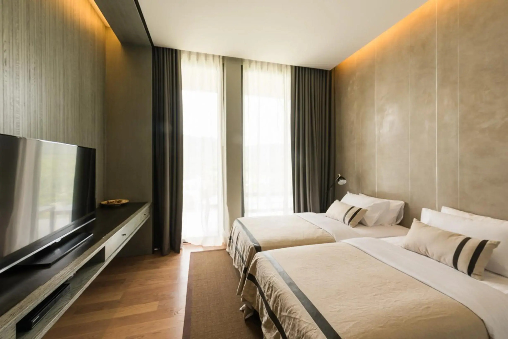 atta Lakeside Resort Suite