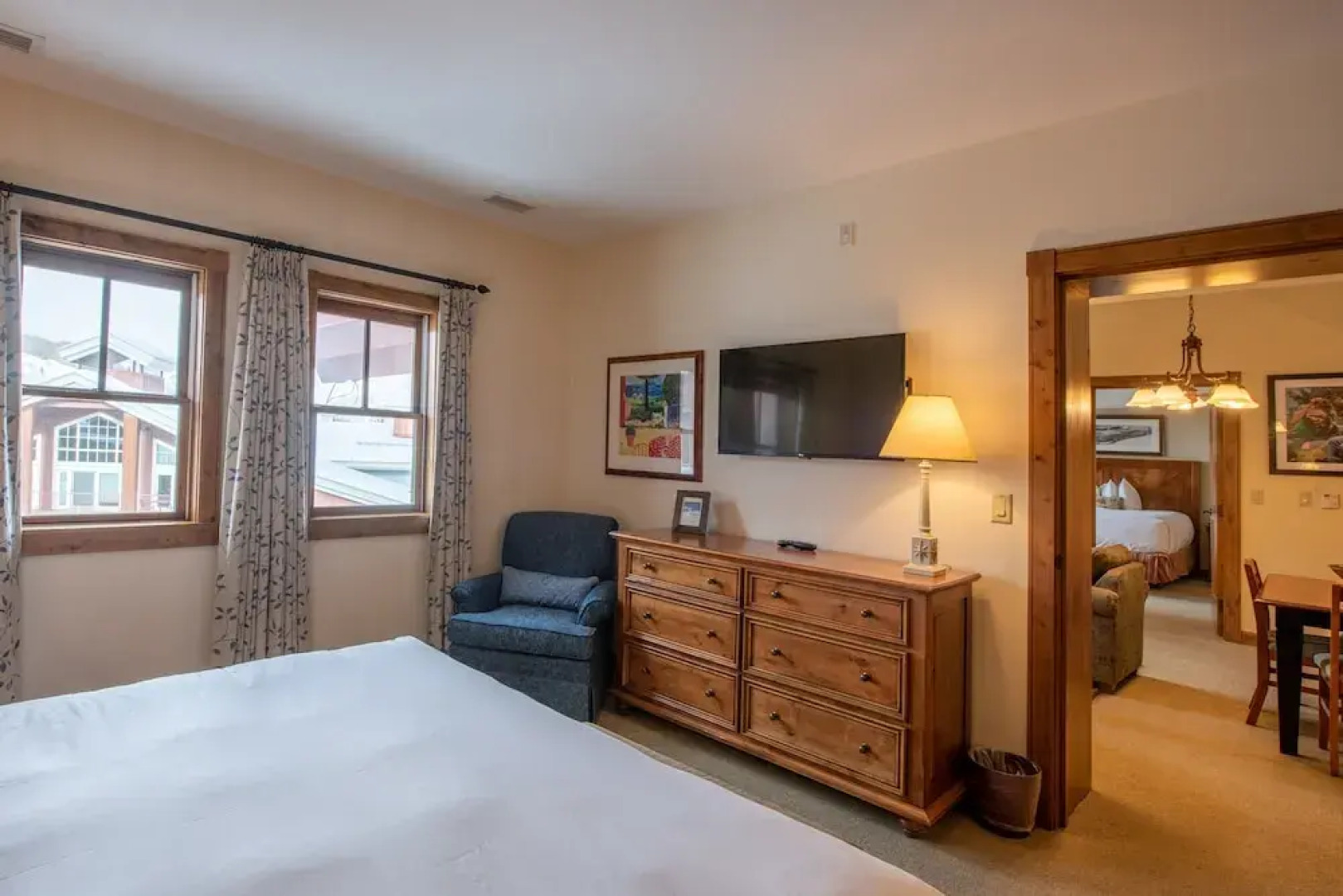 Top Floor 2 Bedroom In Mountaineer Square- Slopeside Condo - No Cleaning Fee! by RedAwning