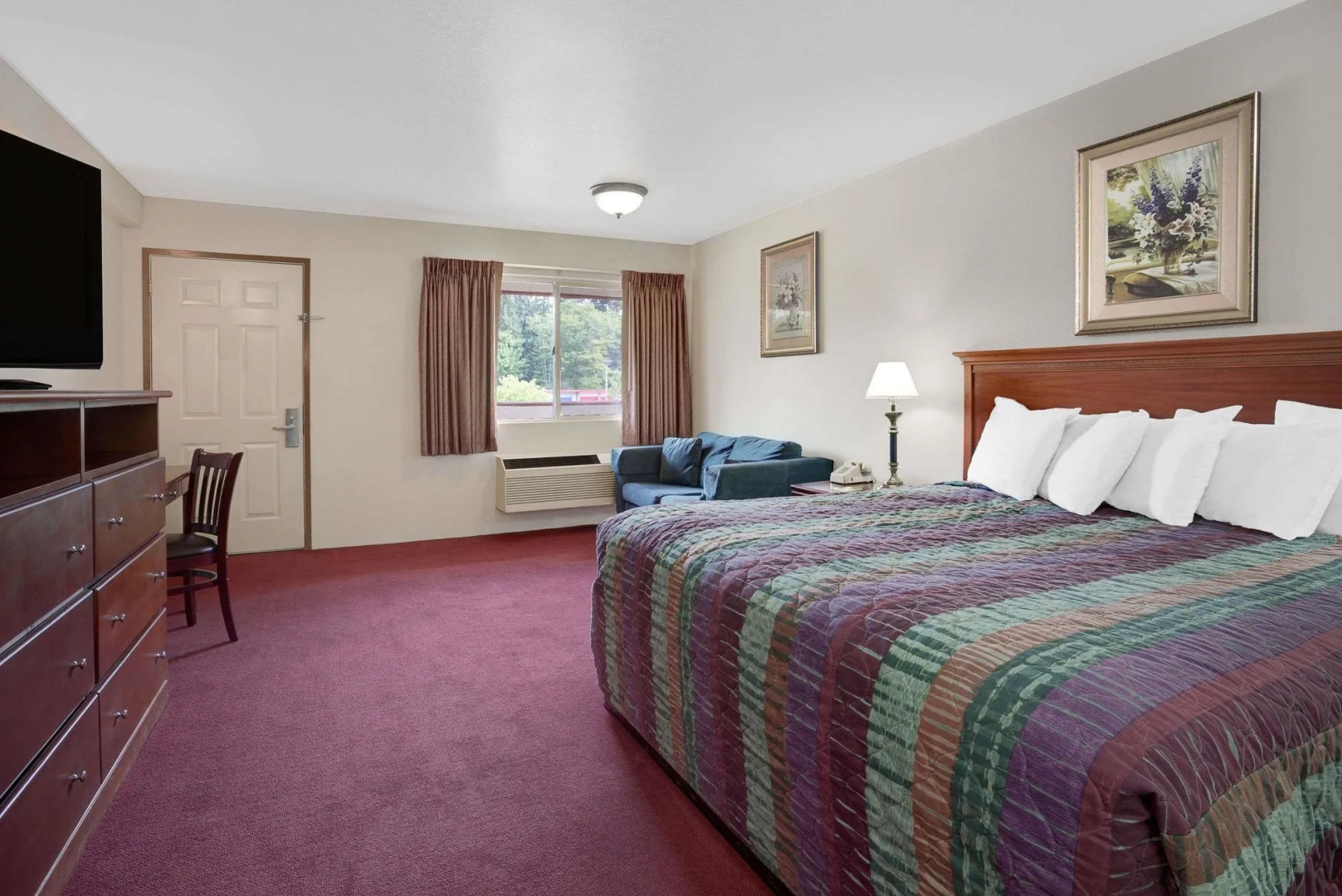 Olympic Inn & Suites