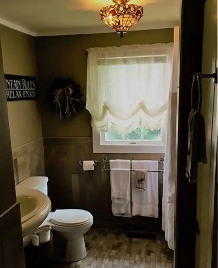 Unique Barn-style 3 Br Private 3 Bedroom Home