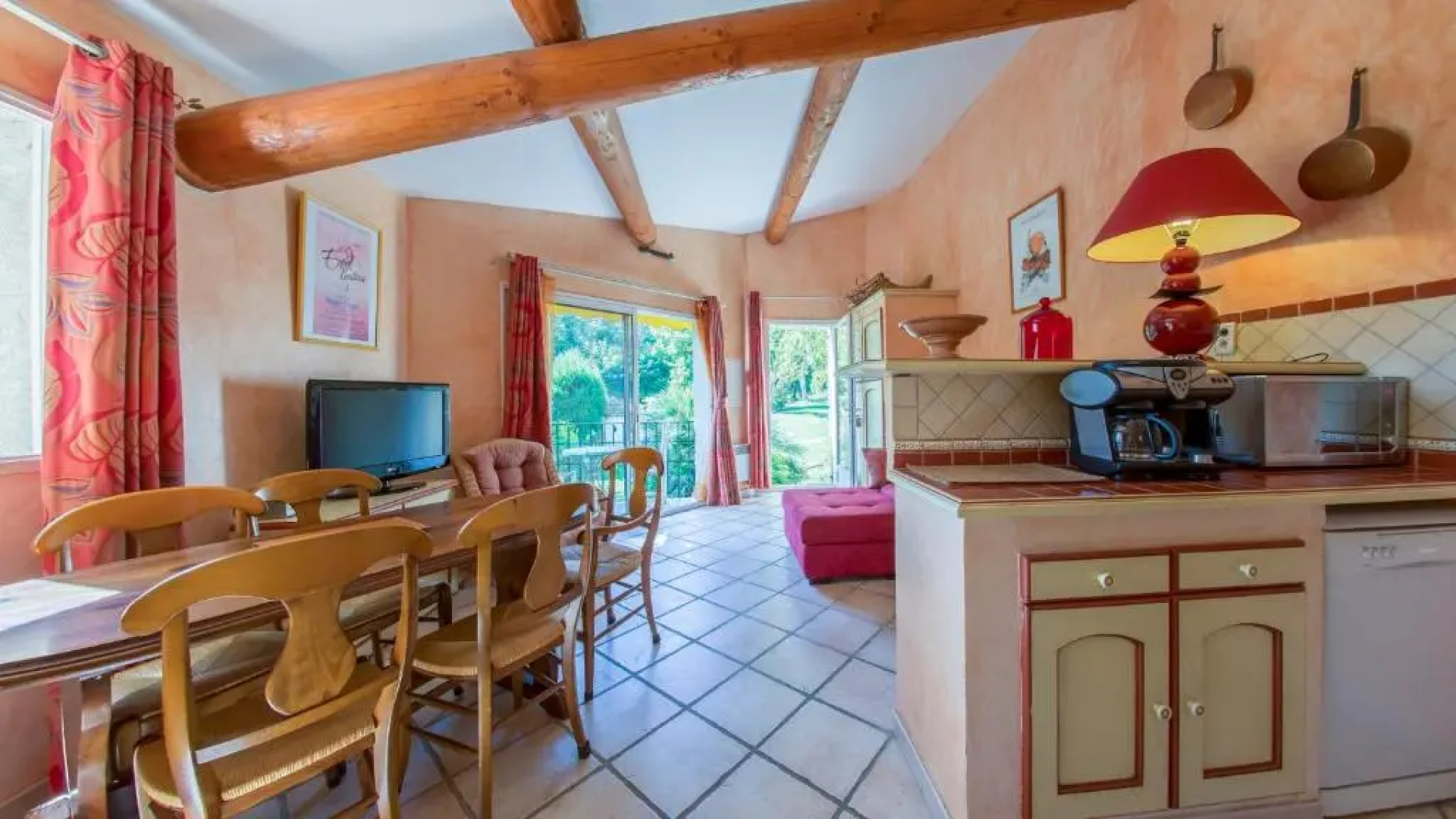 Appartement d'une chambre avec piscine partagee jardin clos et wifi a Forcalquier
