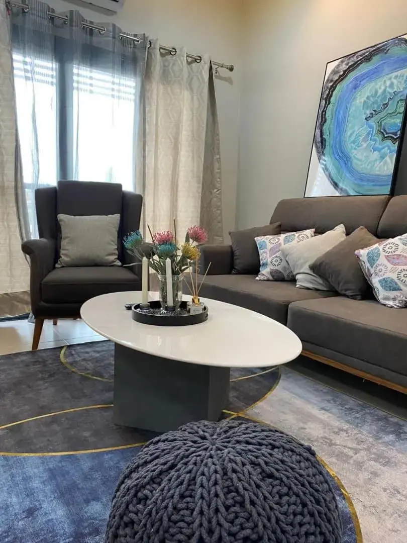 Modern 2-bedroom unit with pool and beach access