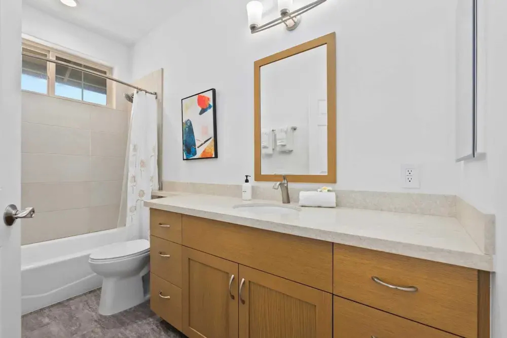 @marbella Lane - Elegant 3BR w/ Marvelous Views