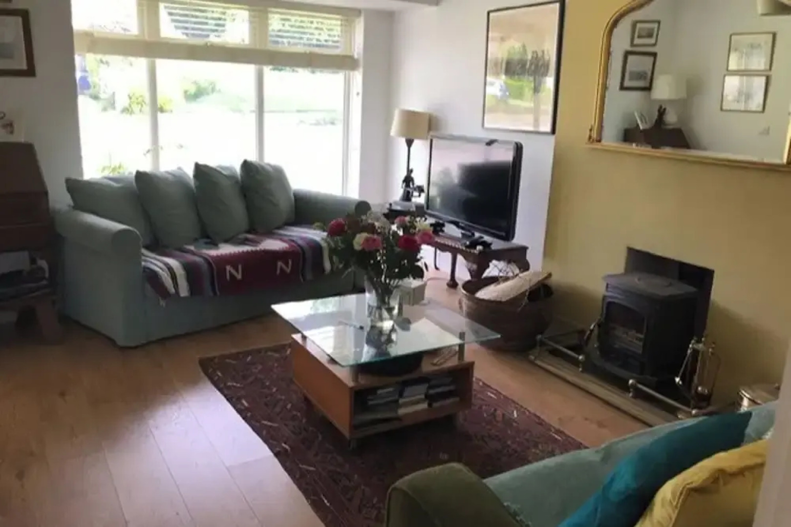 Coastal Hideaway - Sleeps 4 & Free Parking