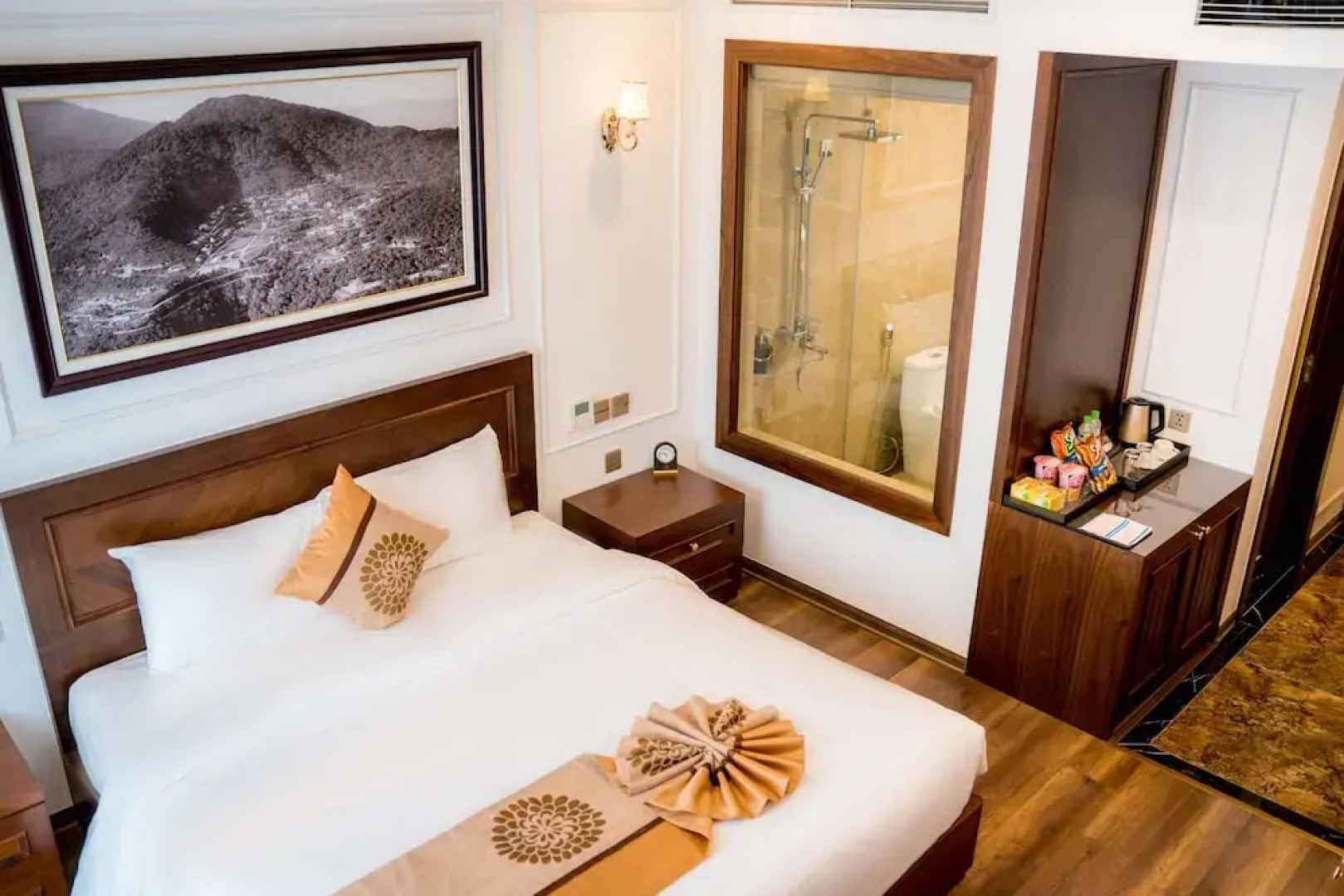 Camellia Luxury Hotel Tam Đao