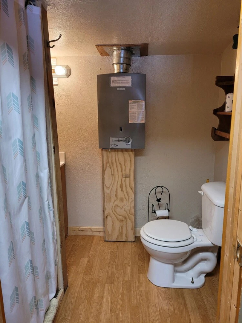 Chinook Cabins & RV Park