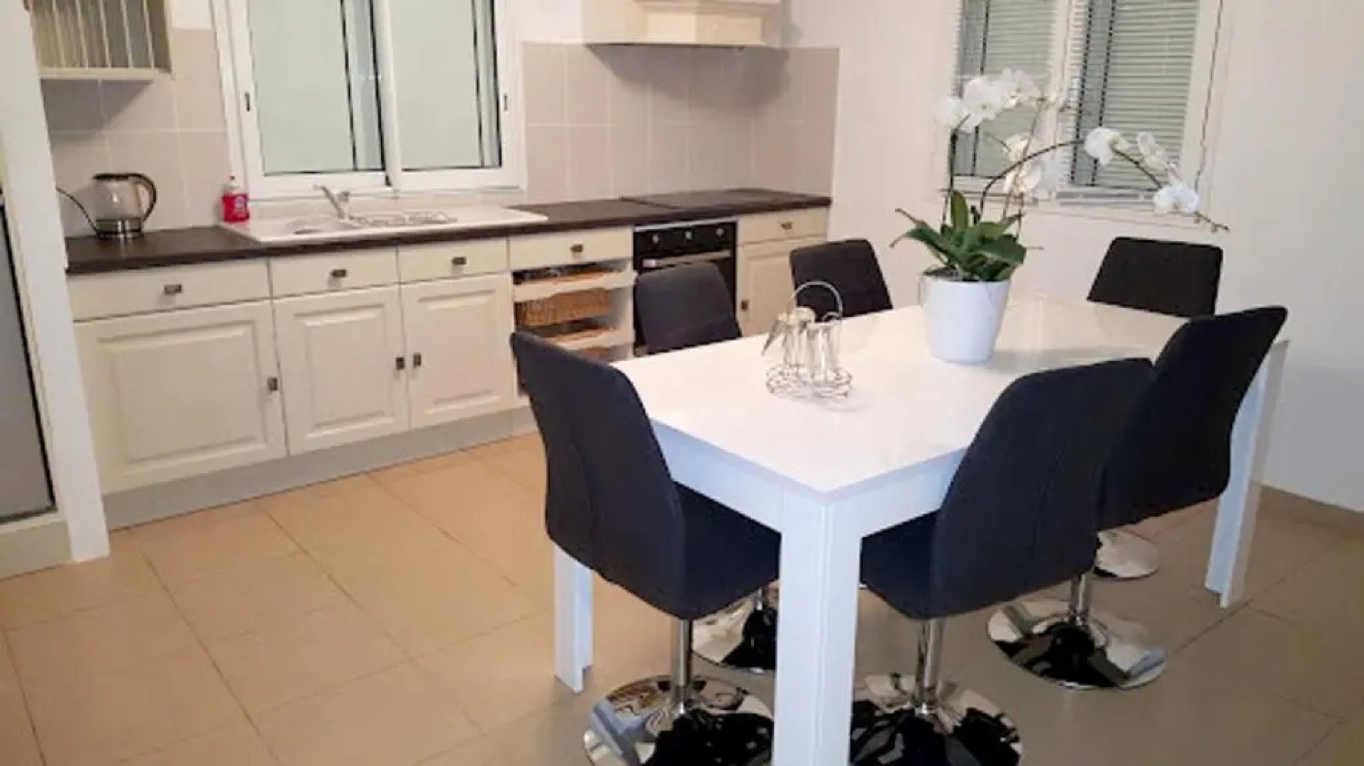 Villa With 8 Bedrooms in Saint-benoît, With Wonderful sea View, Privat