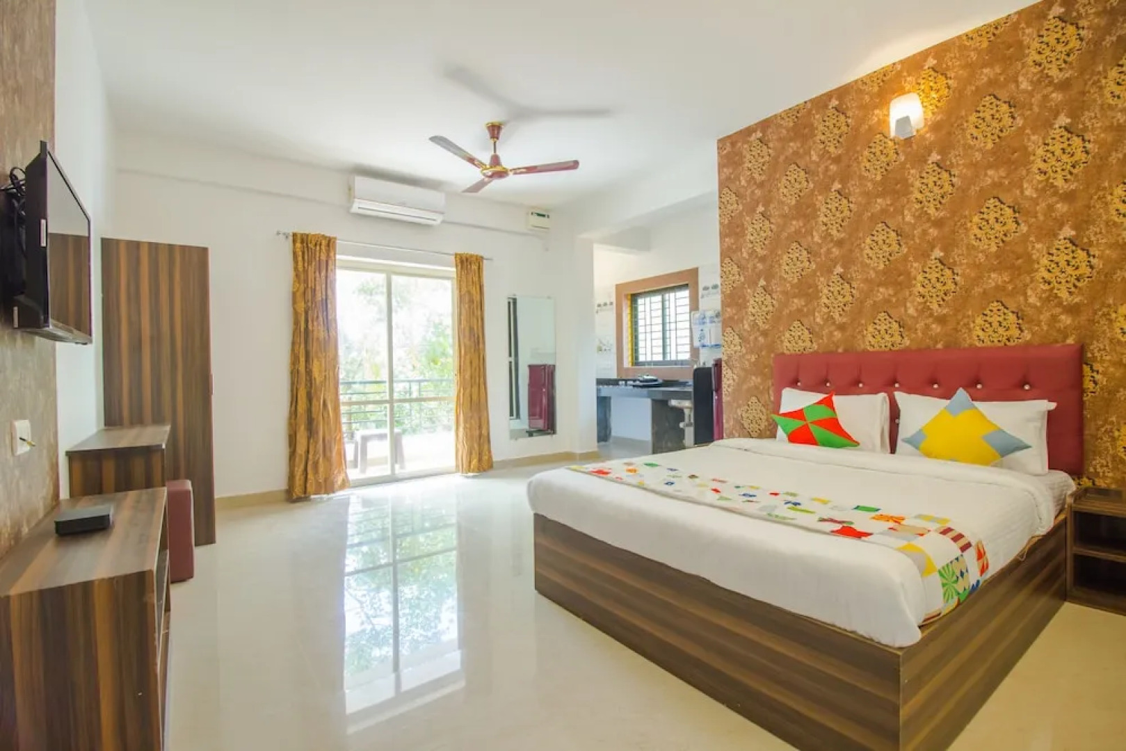 OYO 18414 Home Cosy Studio Saligao Circle