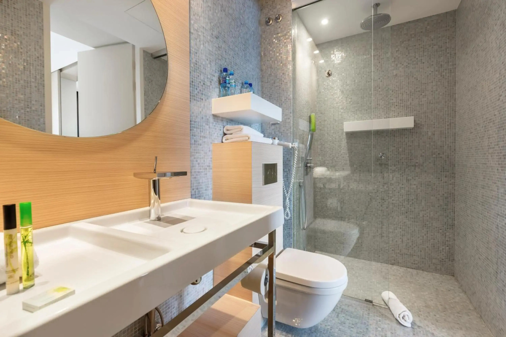 Sound Garden Hotel Airport