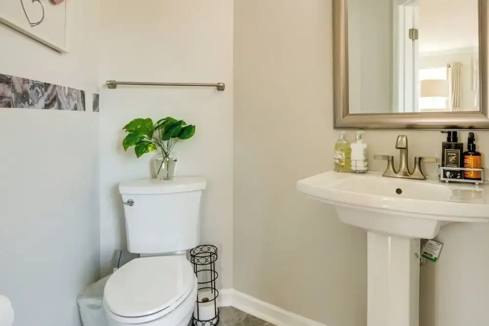 < 2 Mi to Dtwn Hagerstown: Townhome w/ Fireplace