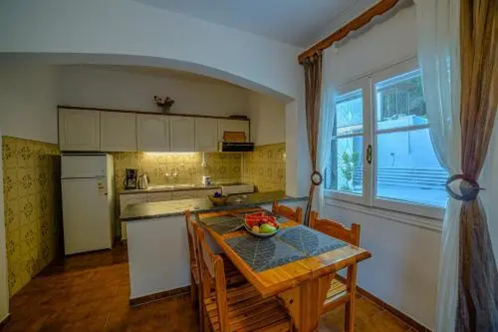 Zeus Pool Apartments