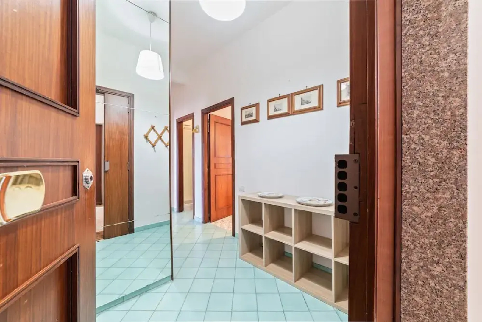 Vietri sul Mare Roomy Flat with Parking