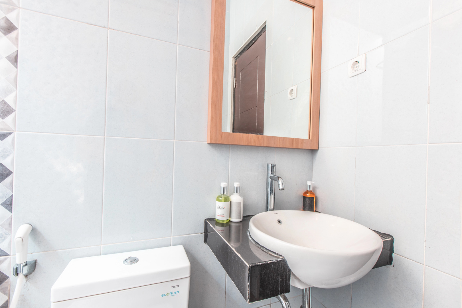 Collection O 9 Villa Ubud Anyer