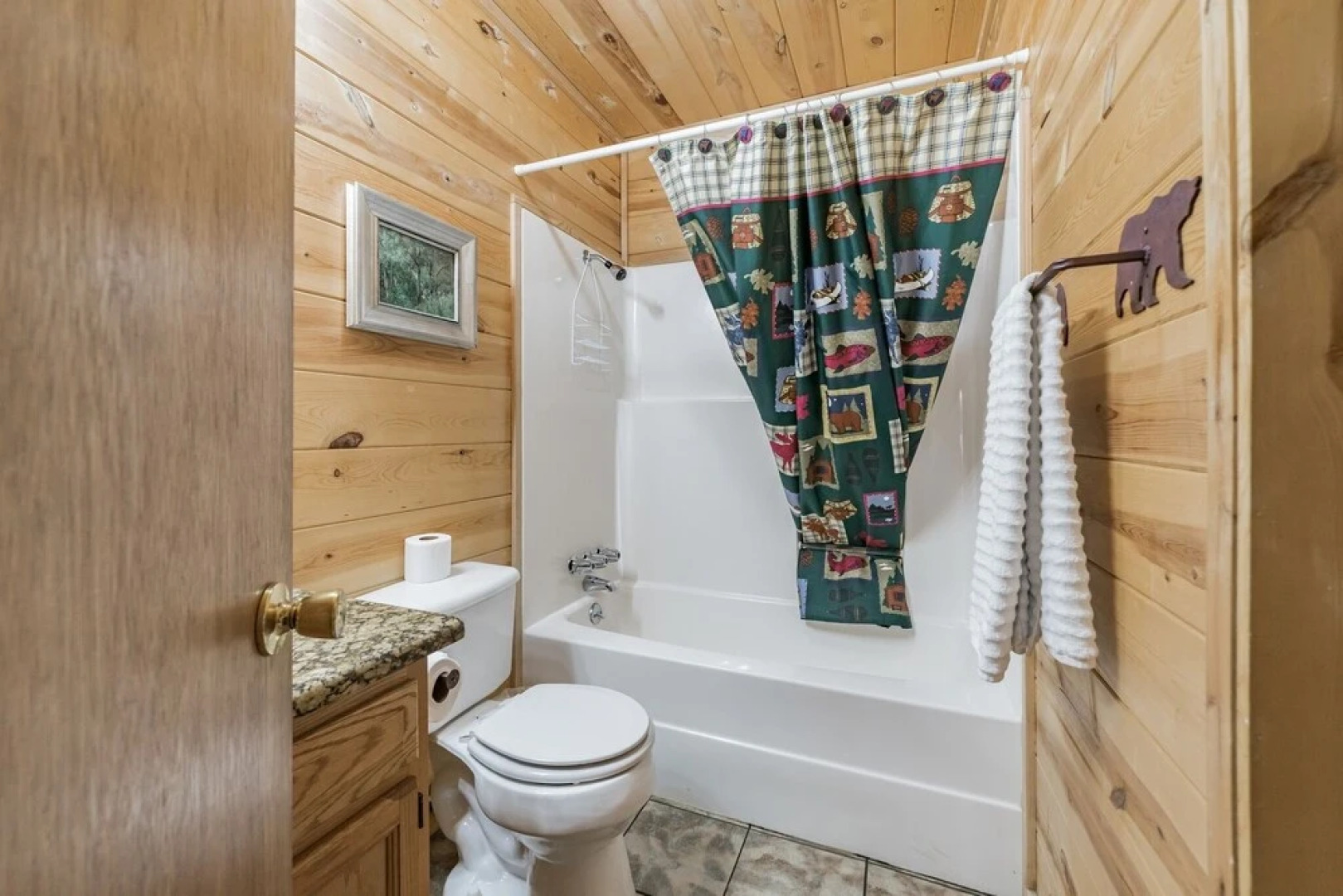 Bear Trail 2 Bedroom Cabin by Redawning