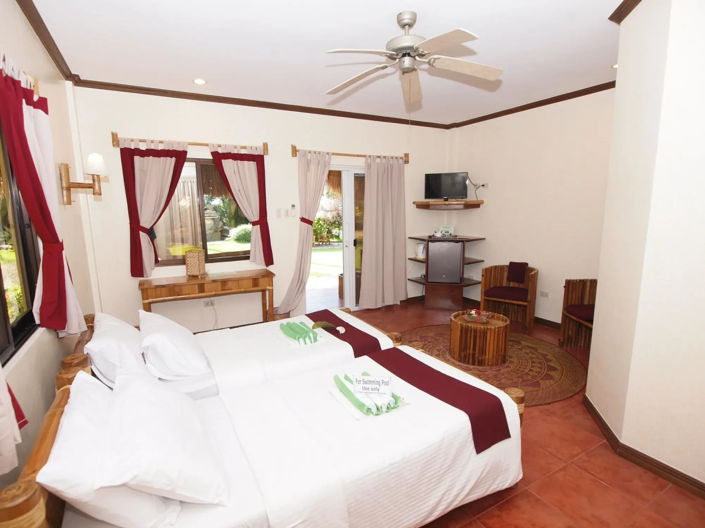 Pura Vida Beach & Dive Resort