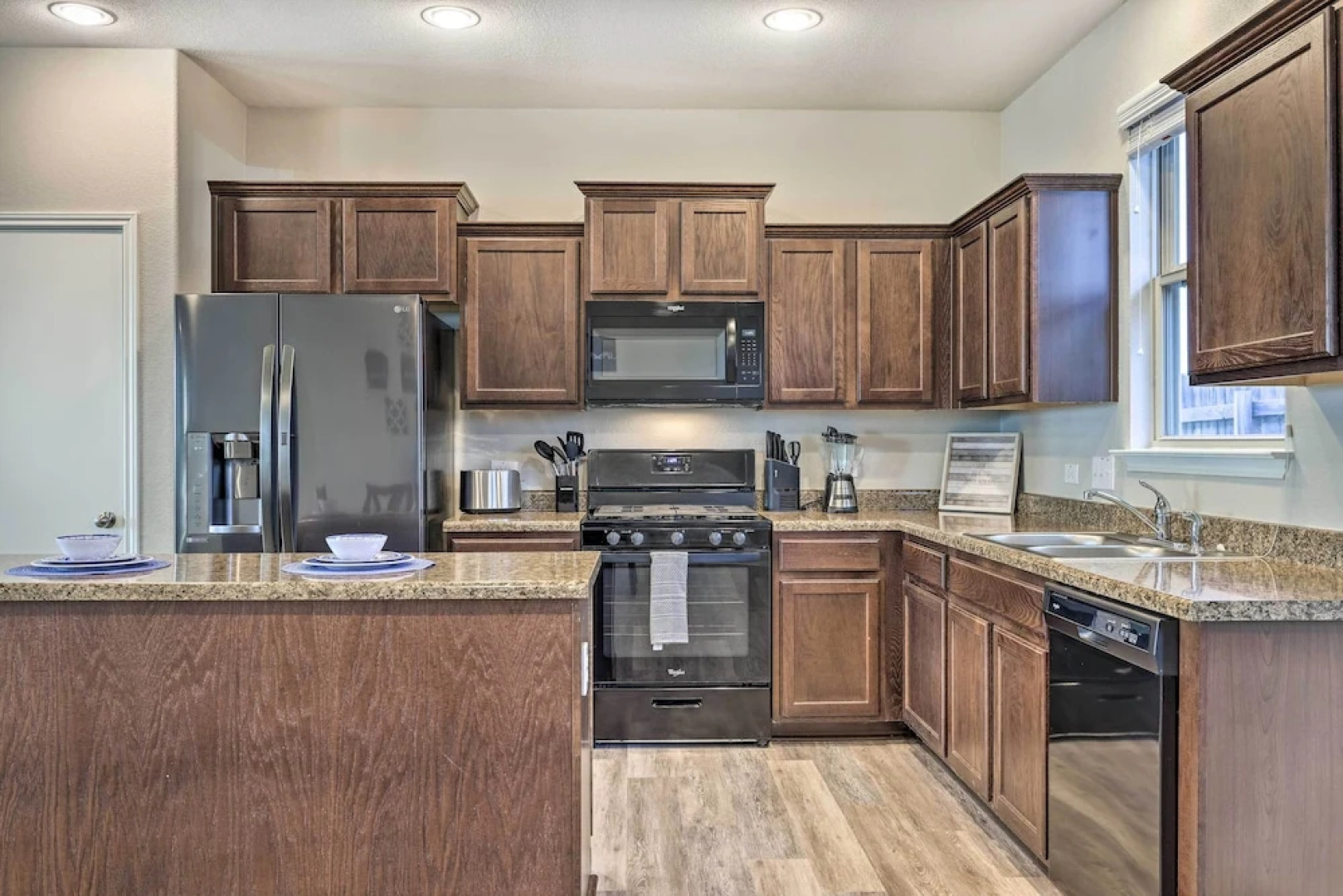 Family Home w/ Fenced Yard in Austin Suburbs!