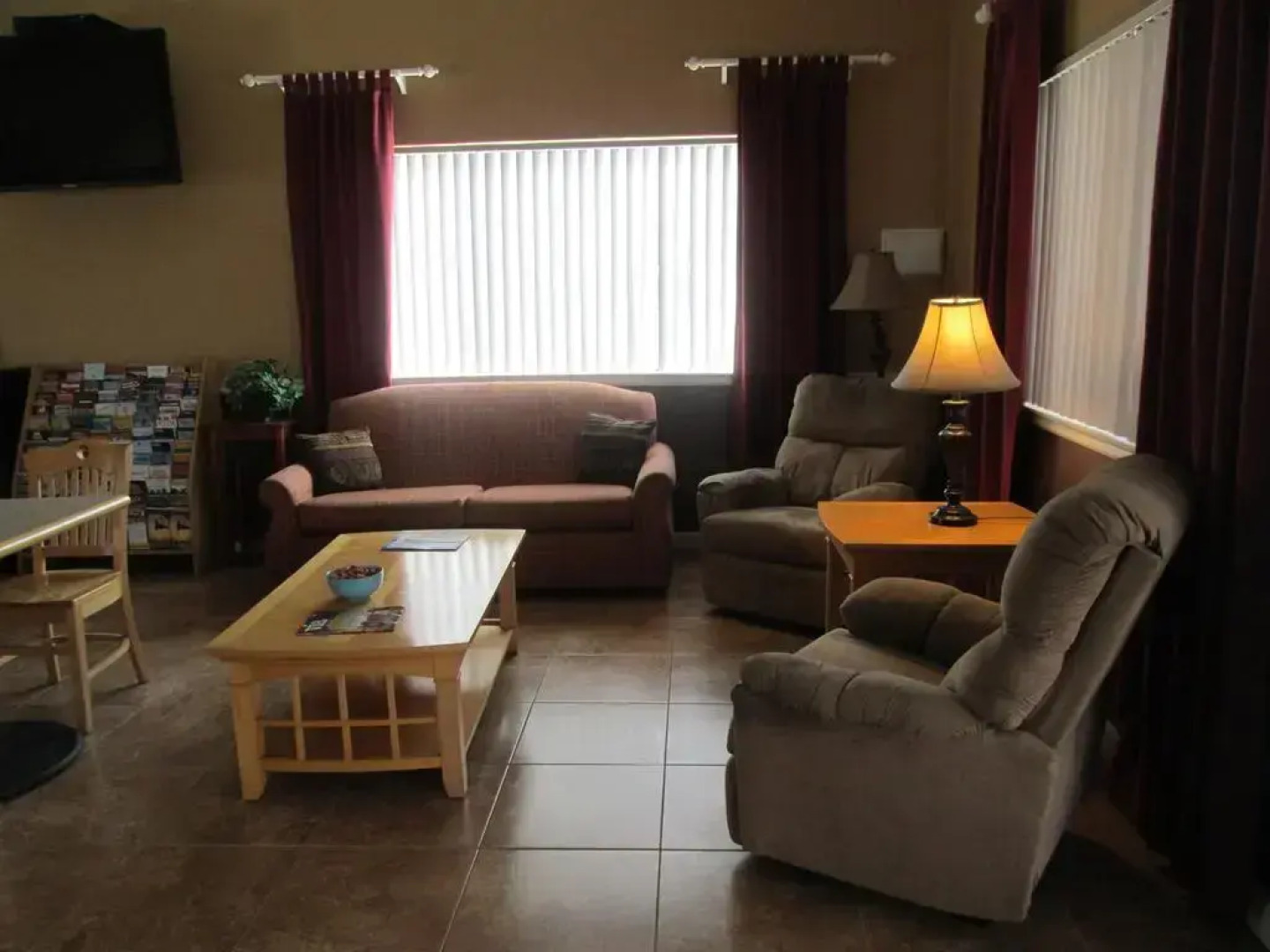 Valley Oaks Inn Woodland