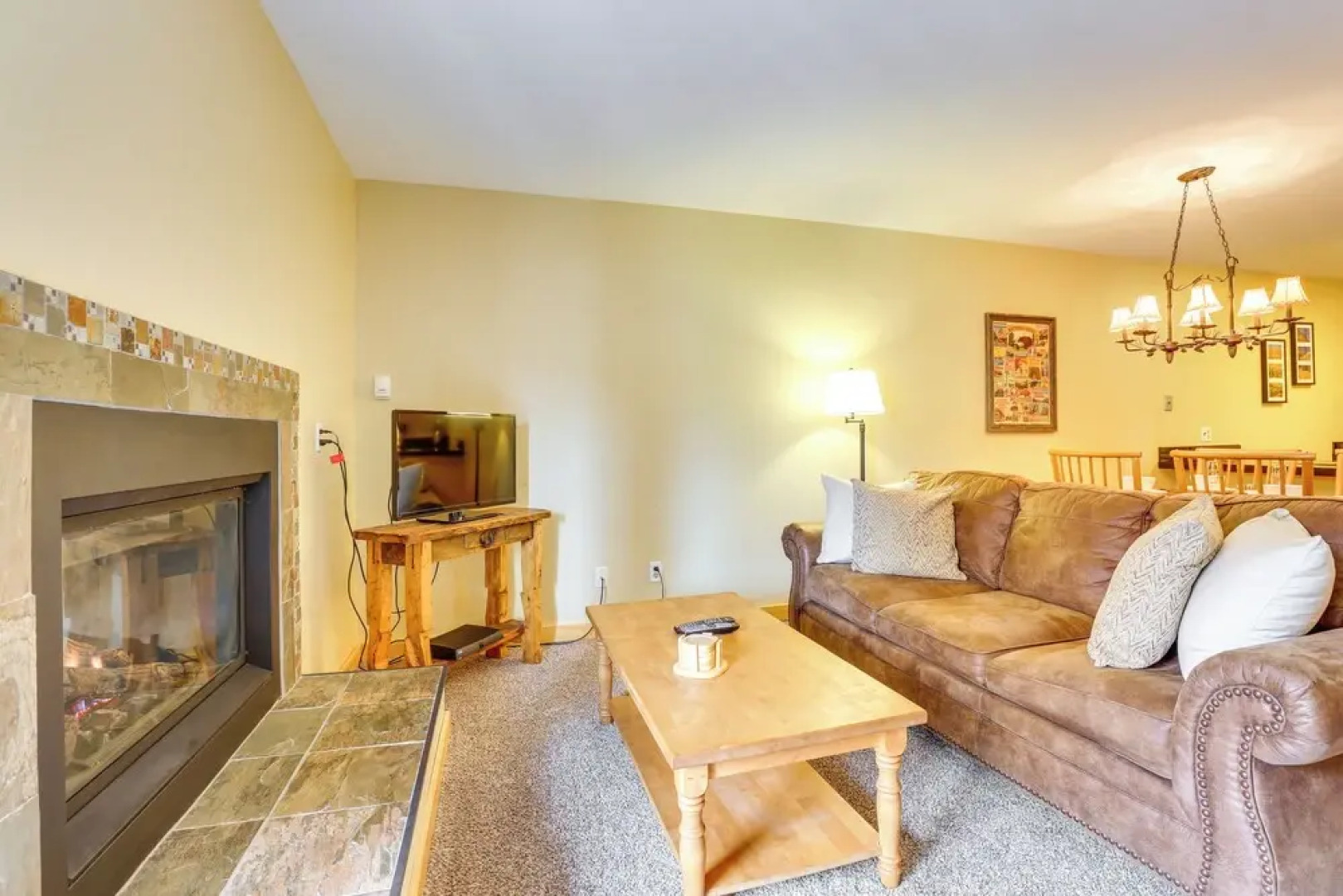 Cozy Winter Park Condo w/ Hot Tub & Shuttle!