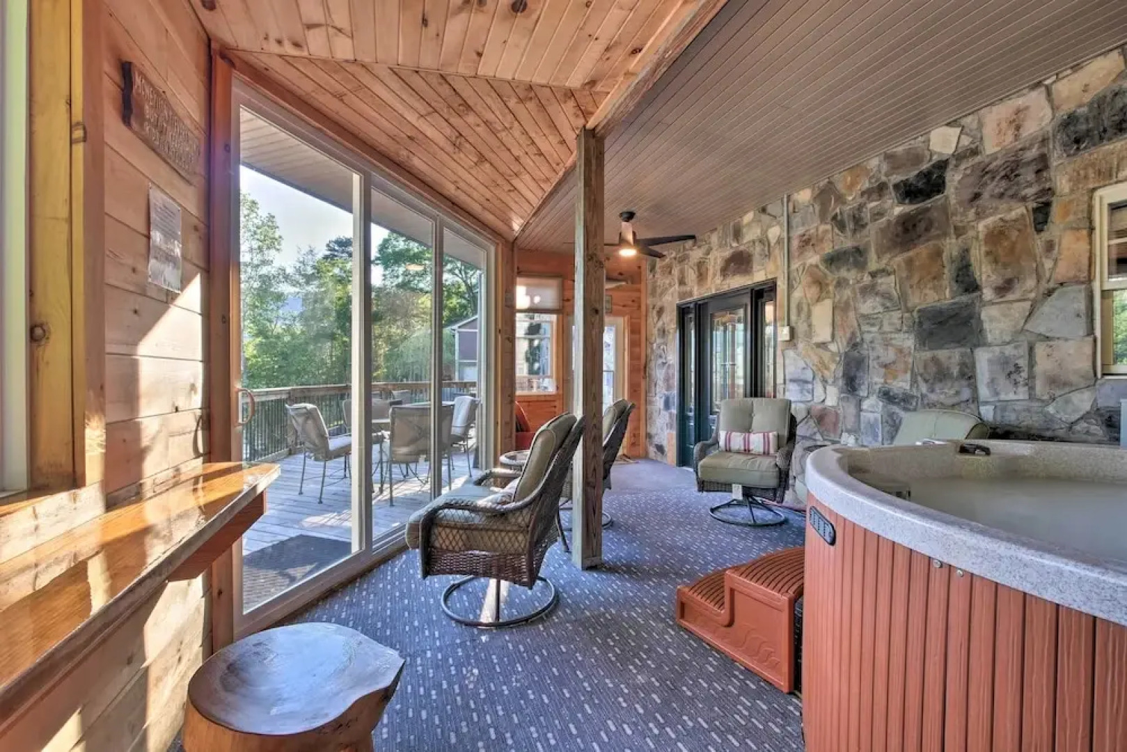 Tenn River Cabin w/ Hot Tub - 10 Mi to Chattanooga