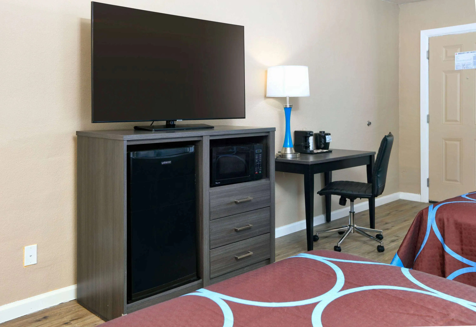 Super 8 by Wyndham Victoria / South / Hwy 59