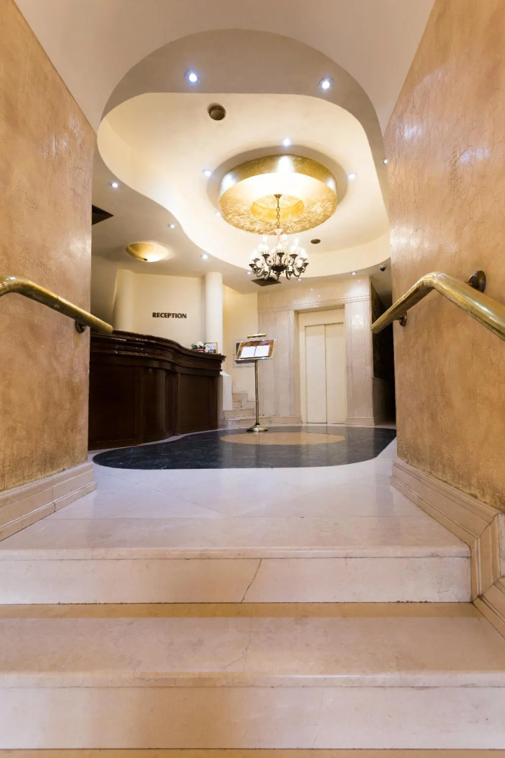 Zeus Essence Bucharest Opera