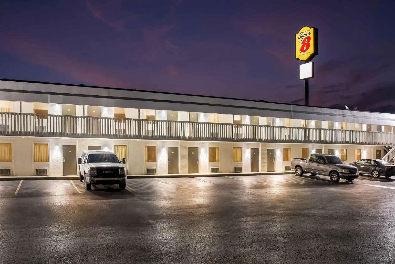 Super 8 by Wyndham Brownsburg