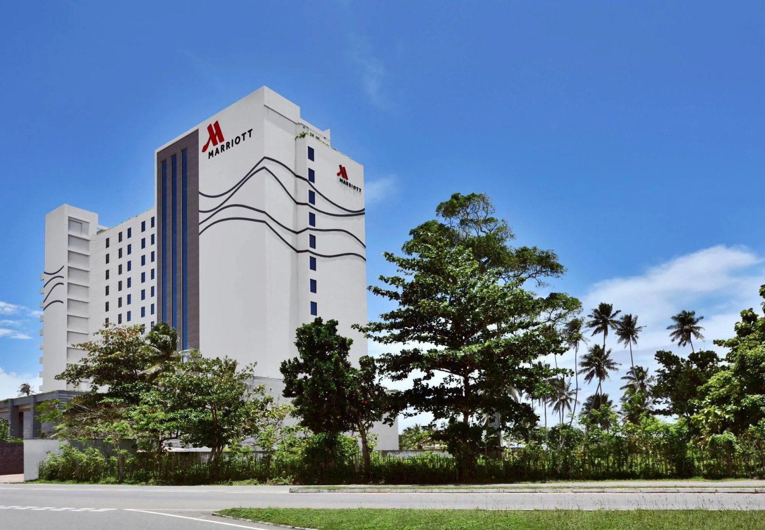 Курортный отель Weligama Bay Marriott Resort & Spa