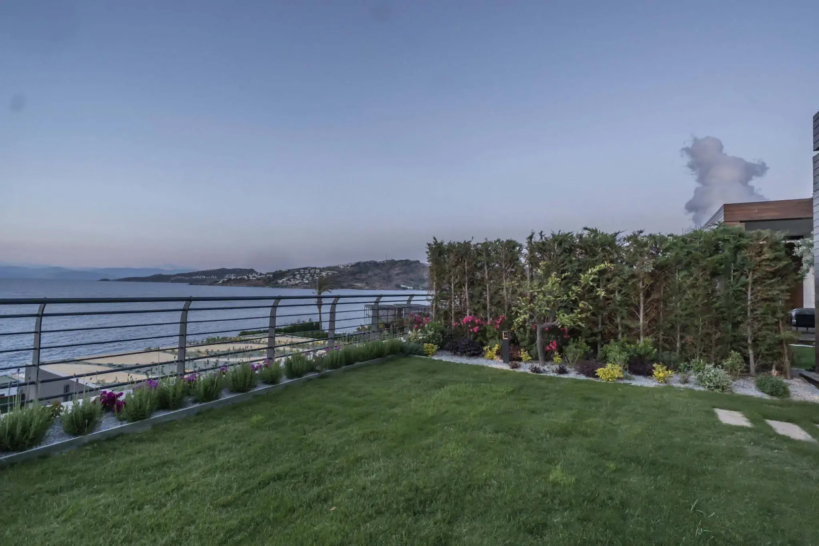 Red Rock Hotel & Suites by Selvese