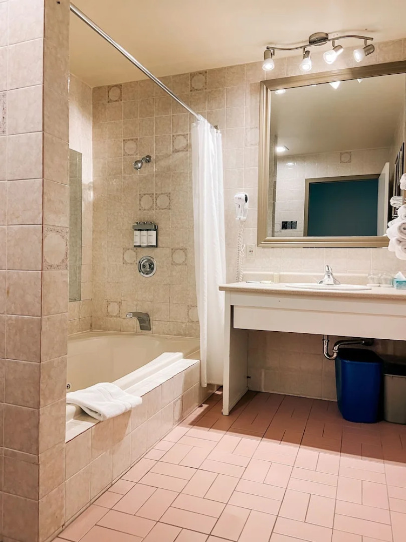 Hessenland Inn & Schatz Winery