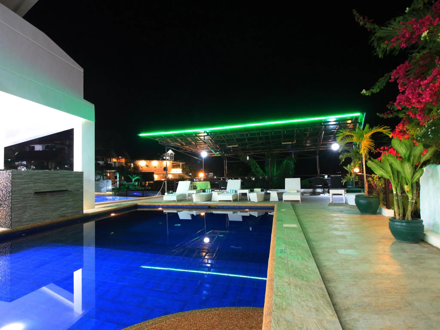 Manarra Seaview Resort