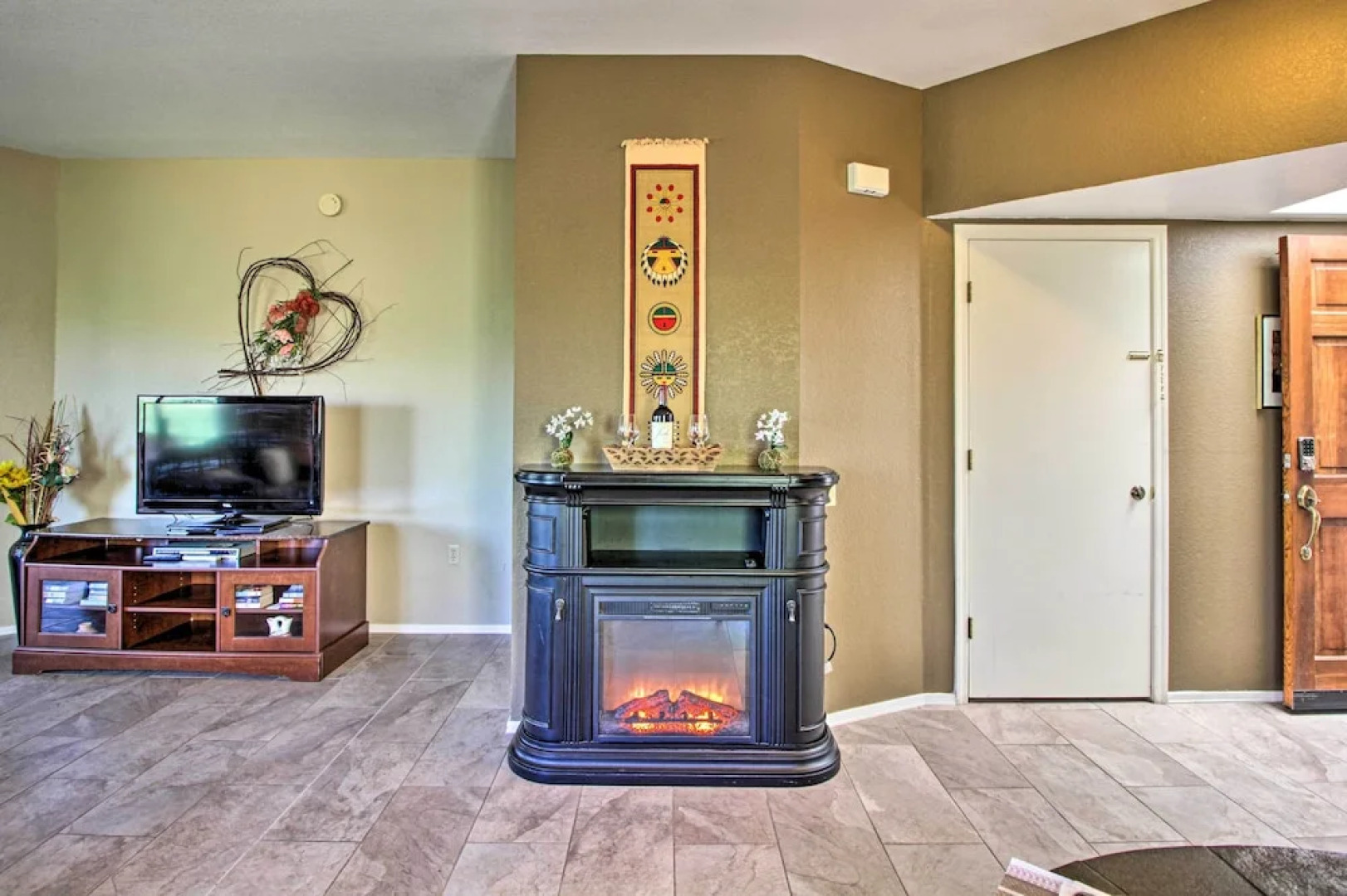 Relaxing Green Valley Townhome ~ 30 Mi to Tucson!