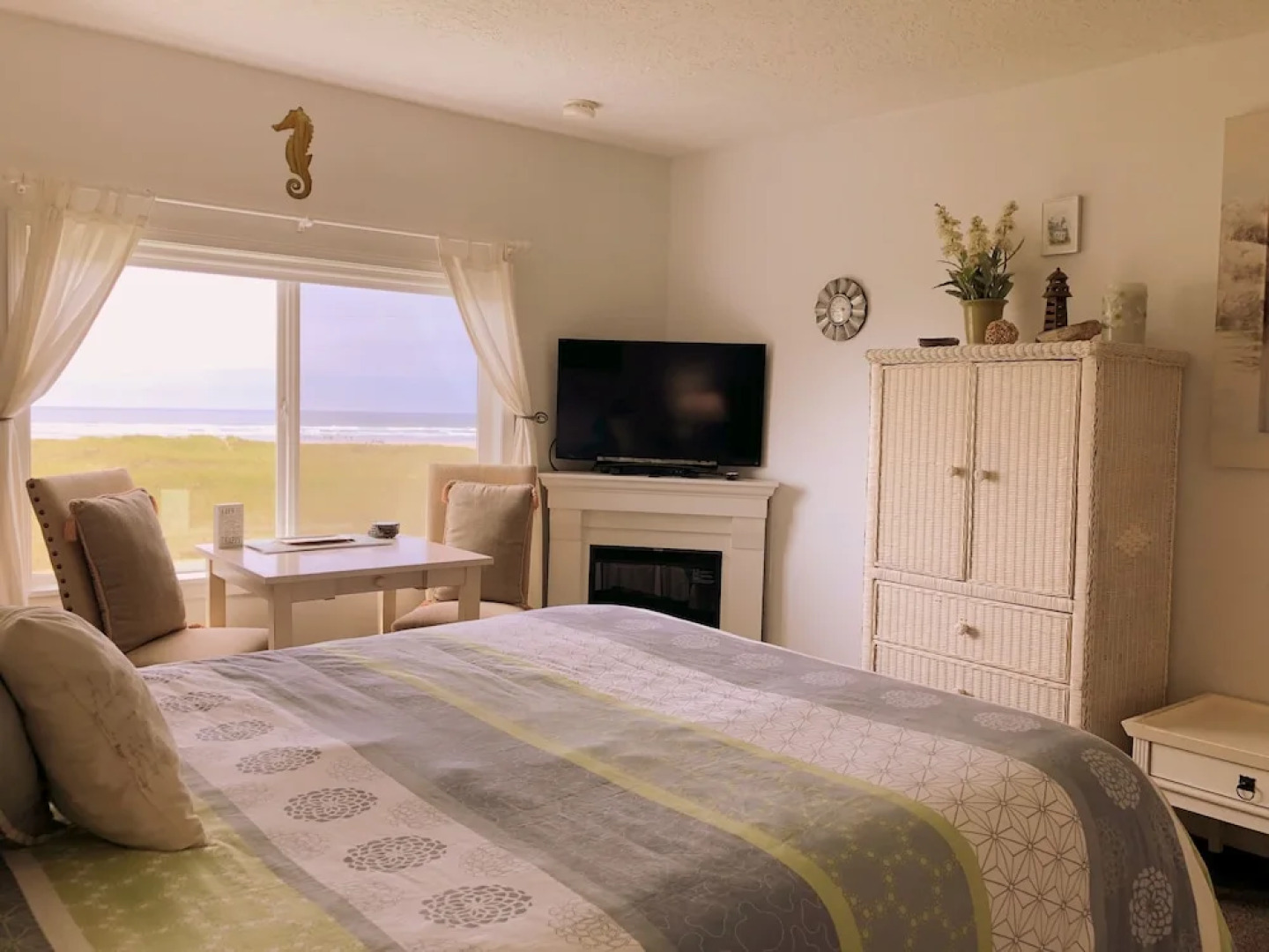 The Tradewinds Condo/Hotel