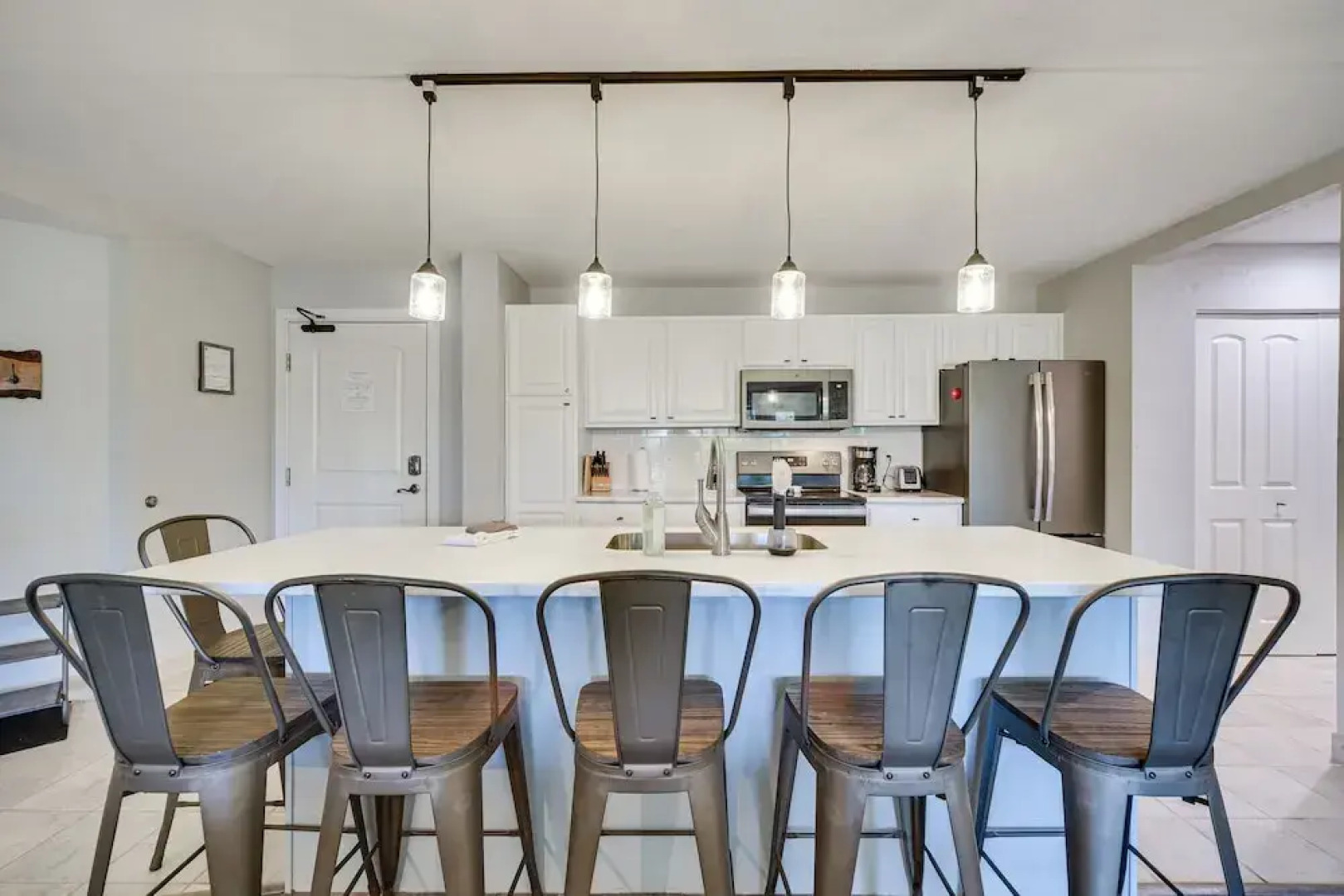 Lakefront Birchwood Condo w/ Pool & Hot Tub!