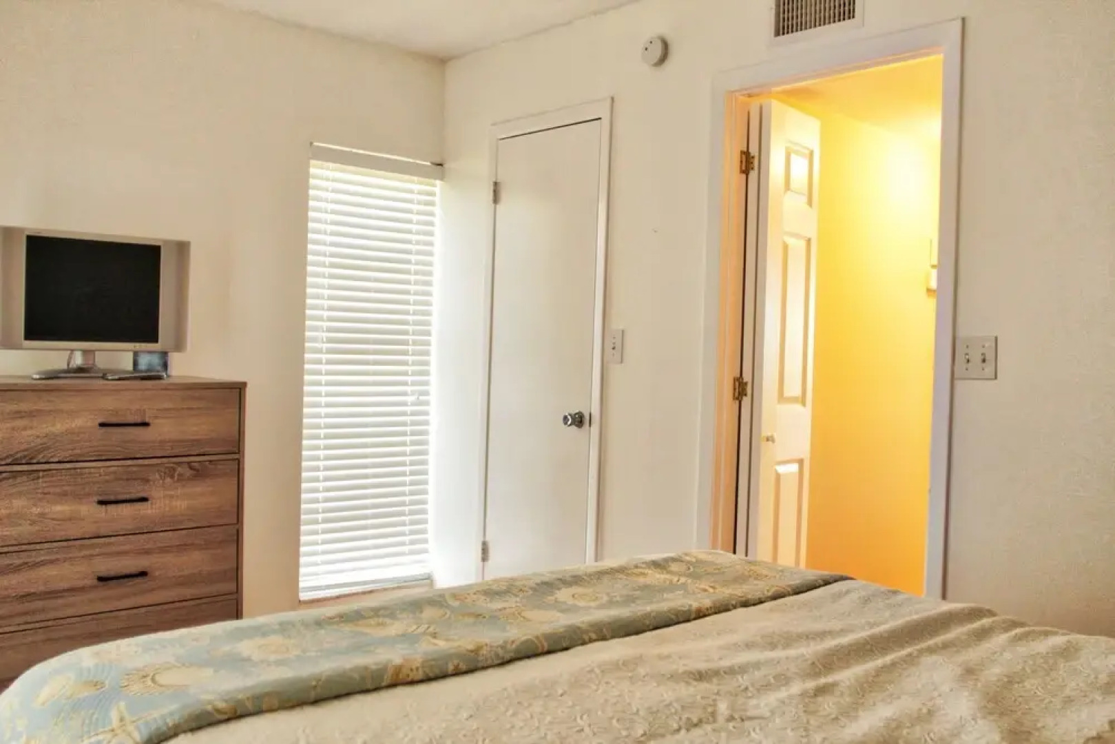 Premier Pass-a-grille Beachside Condo (108-14)