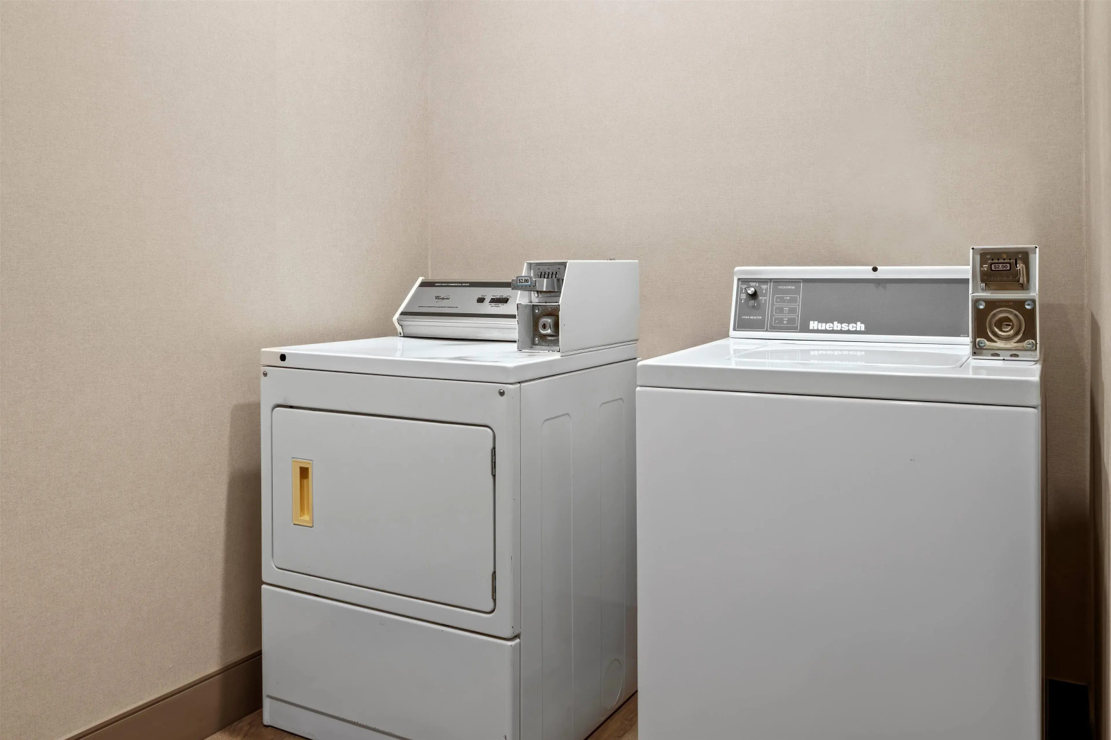 Ramada by Wyndham Drumheller Hotel & Suites