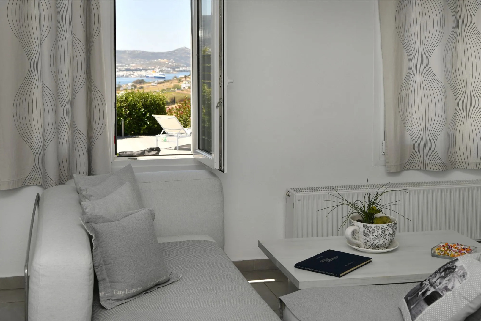 Azzurro Bianco Suites