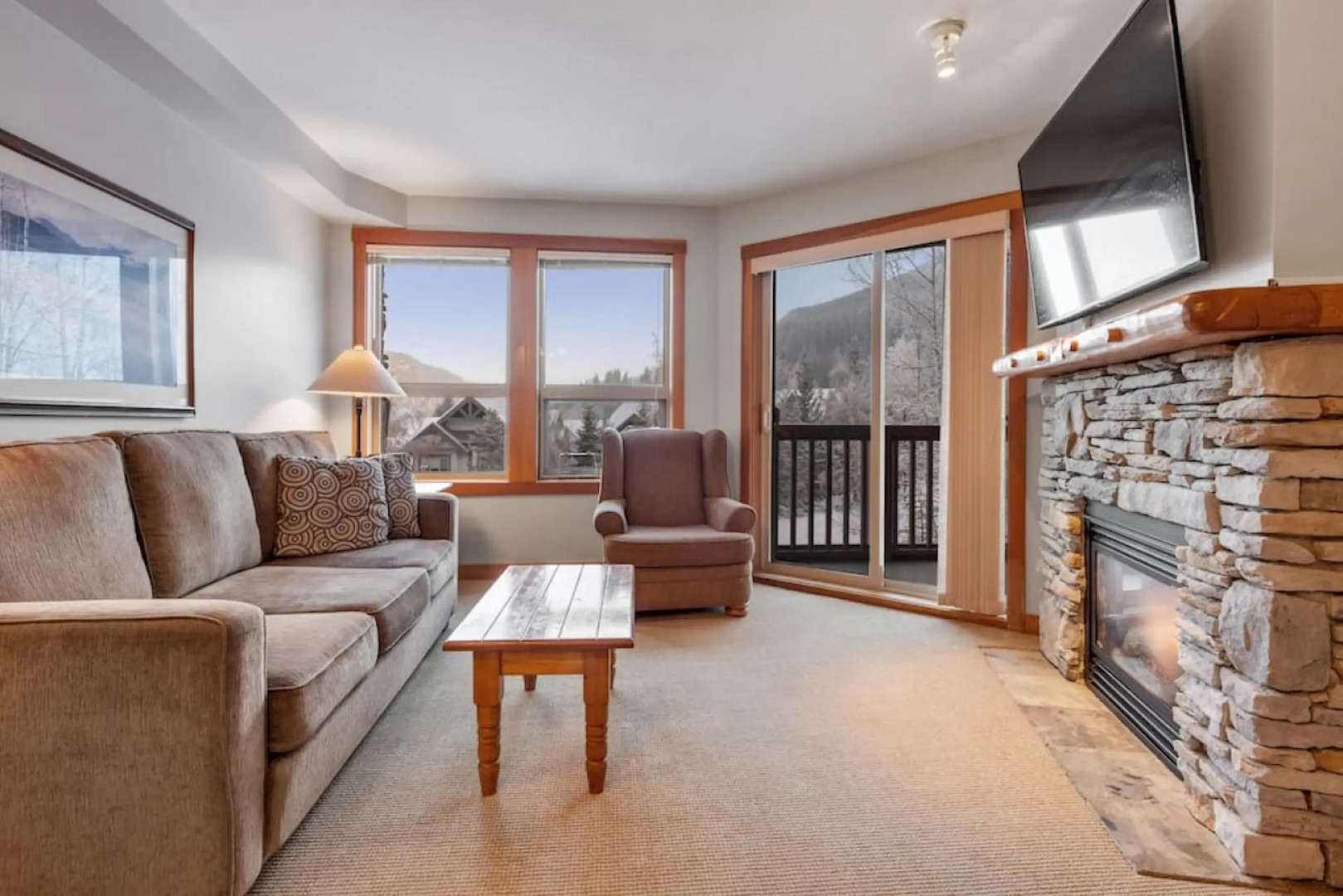 TOP FLOOR in Panorama Resort | TRUE Ski In/Out | Indoor Access to Pool & HotTubs