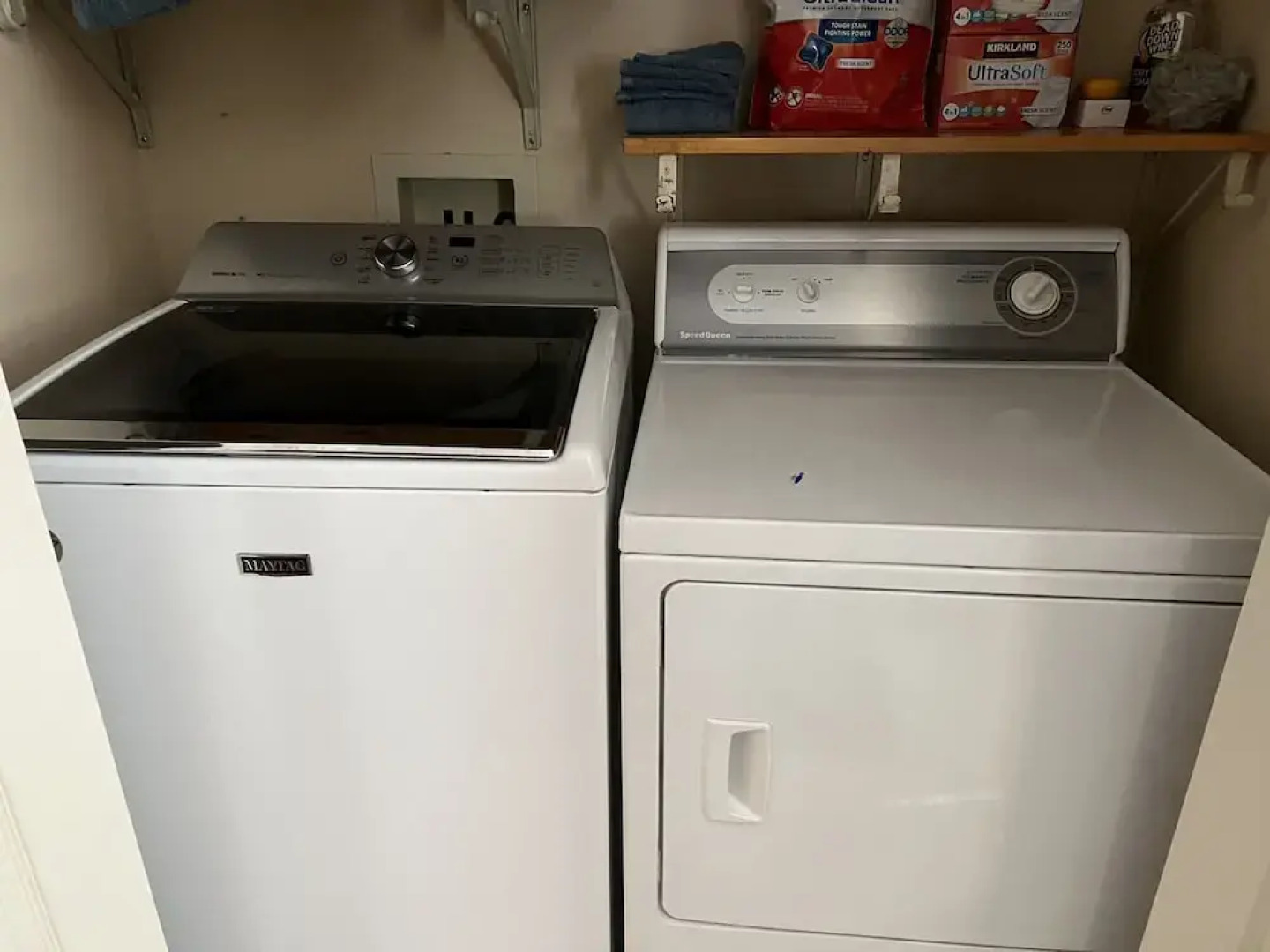 Charming Cottage Amidst Majestic Peaks 3 Bedroom Home