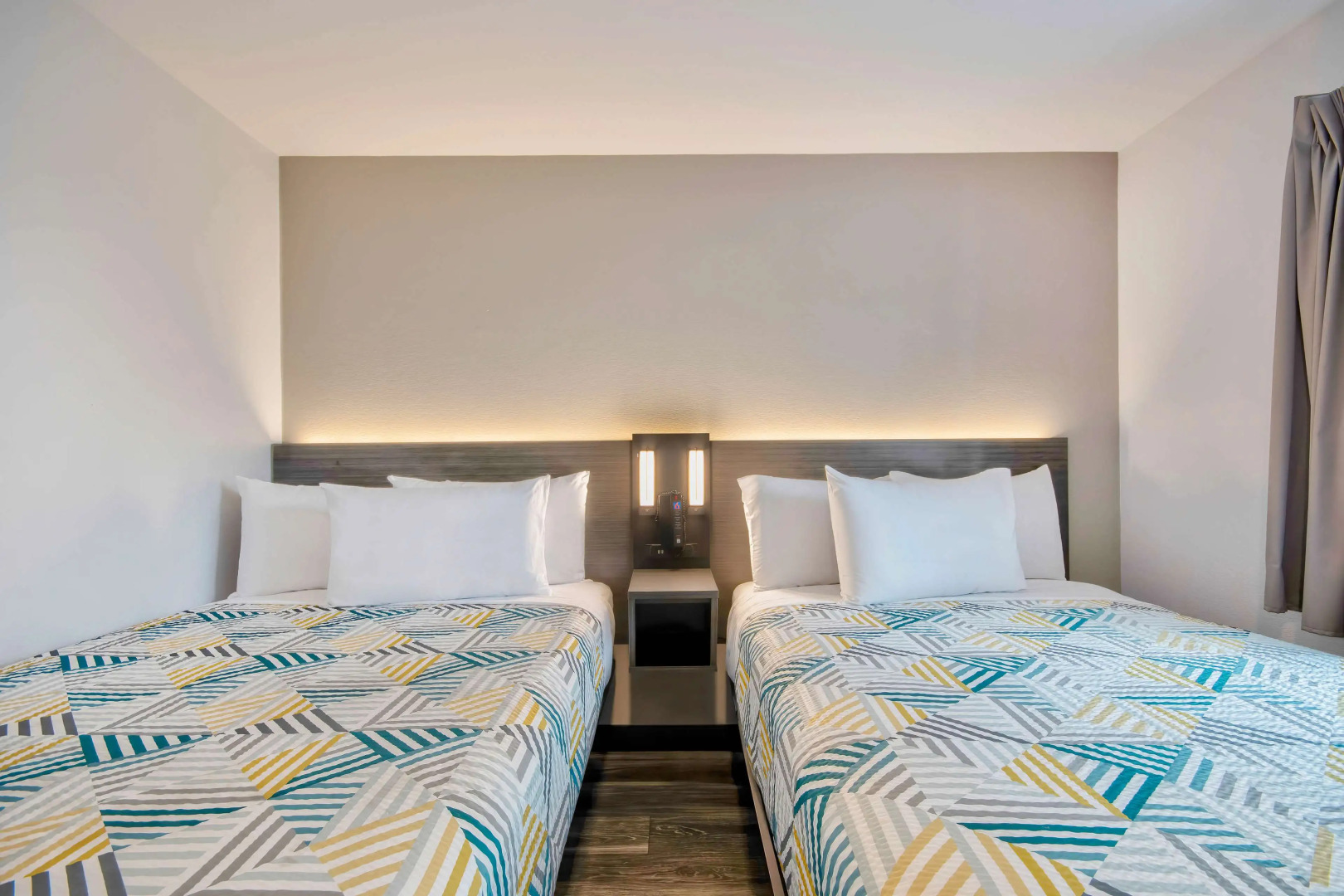 Motel 6 Marina, CA - Monterey